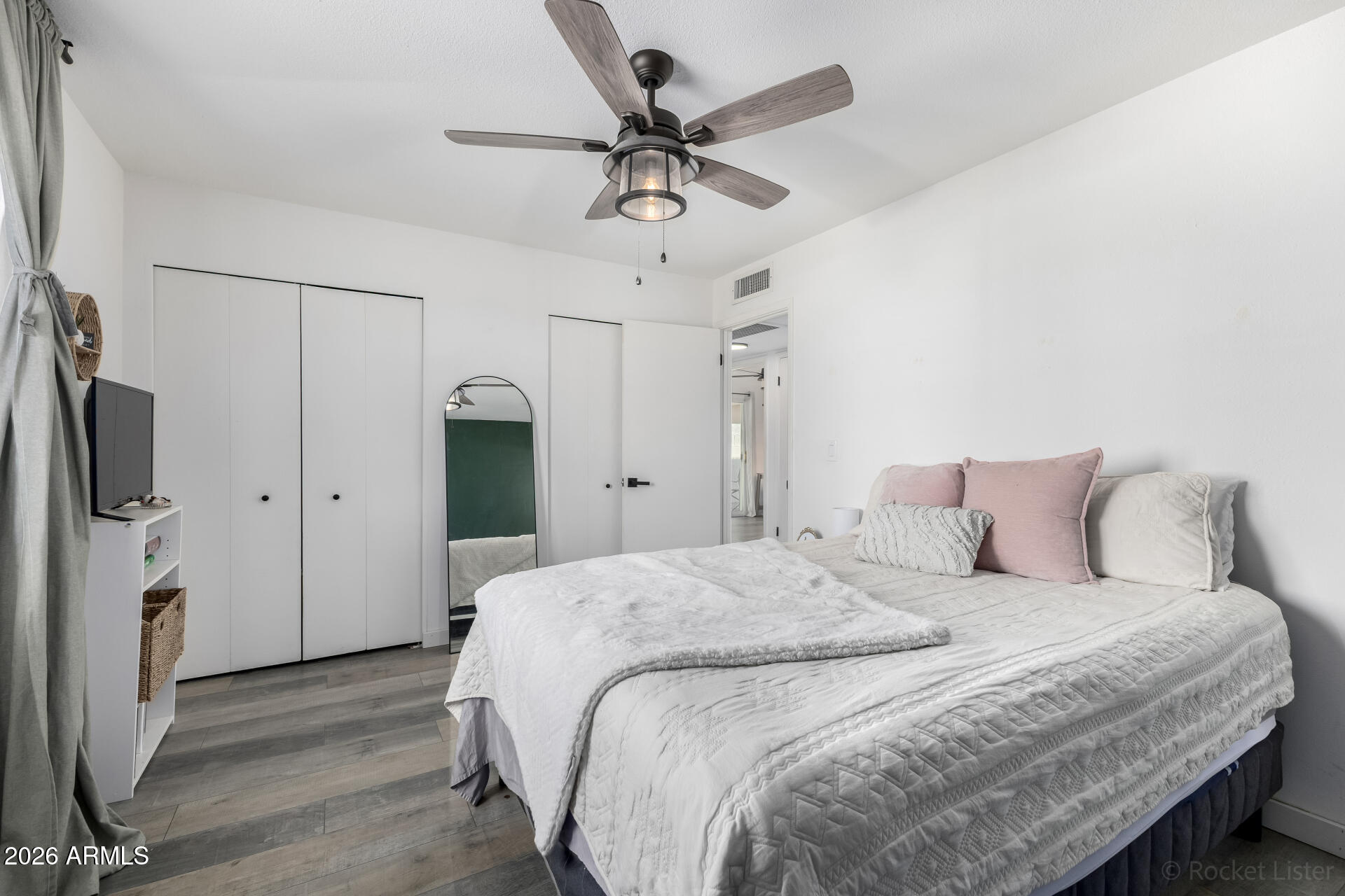 2419 W SHAW BUTTE Drive