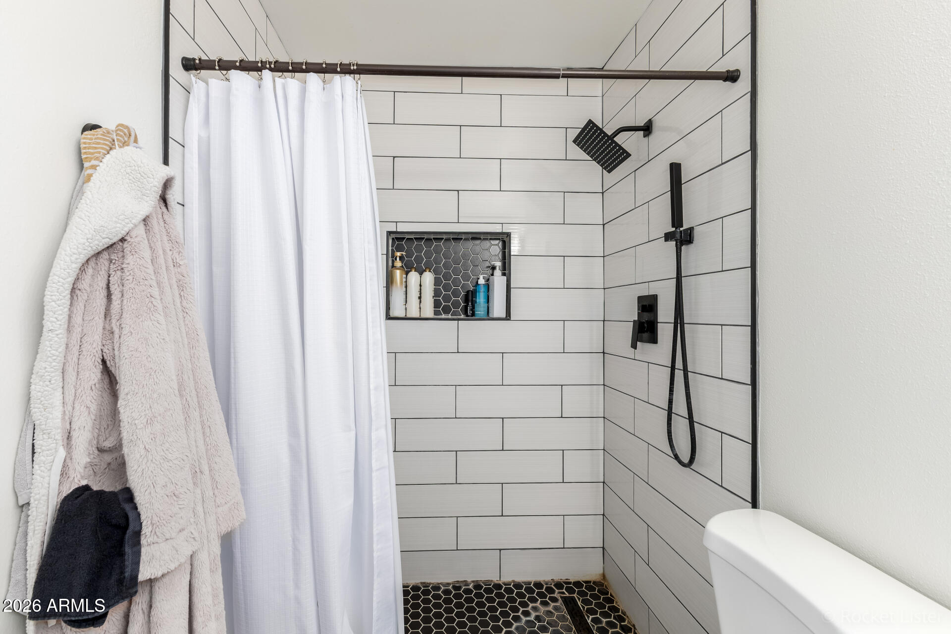 2419 W SHAW BUTTE Drive