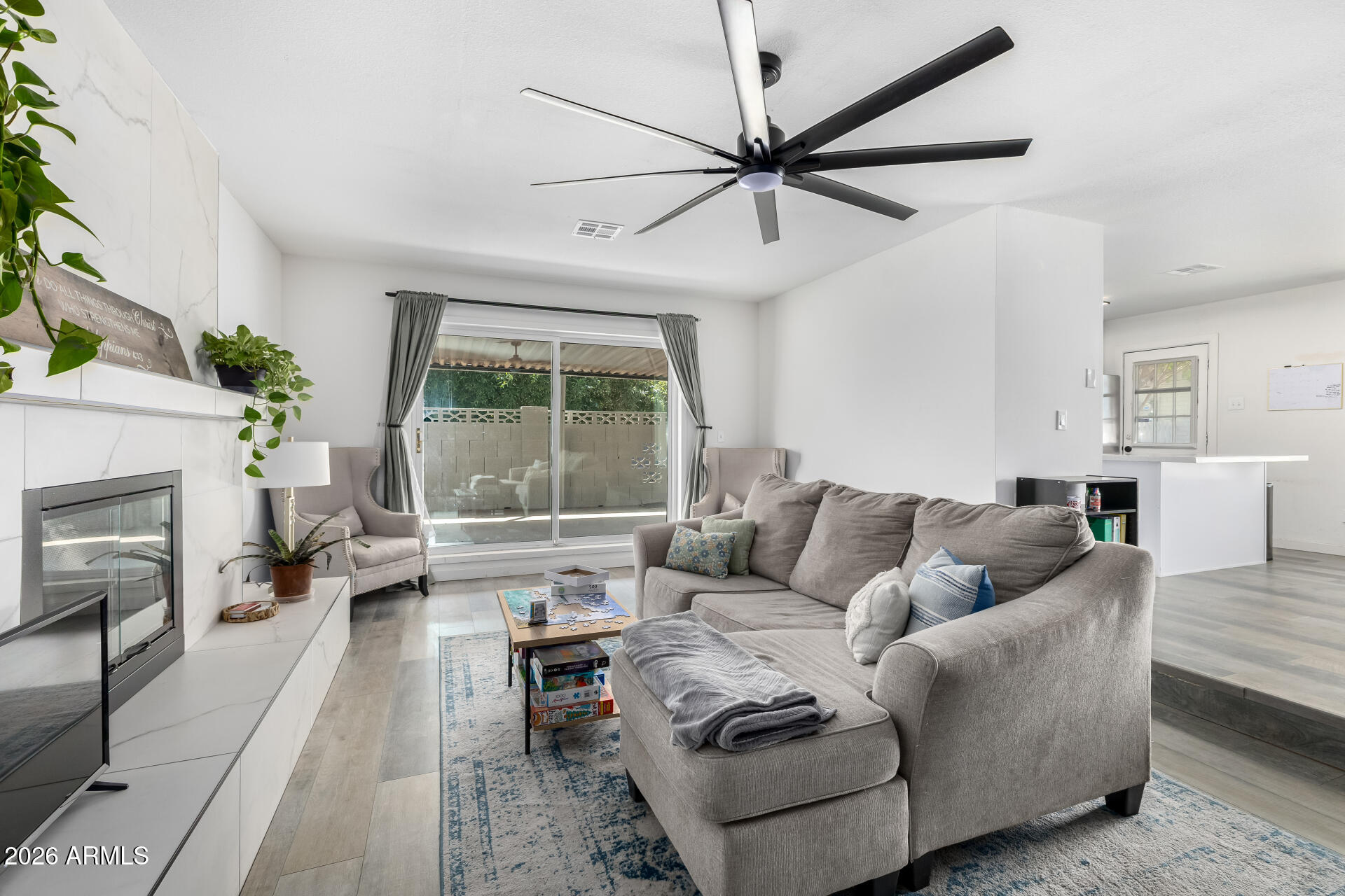 2419 W SHAW BUTTE Drive