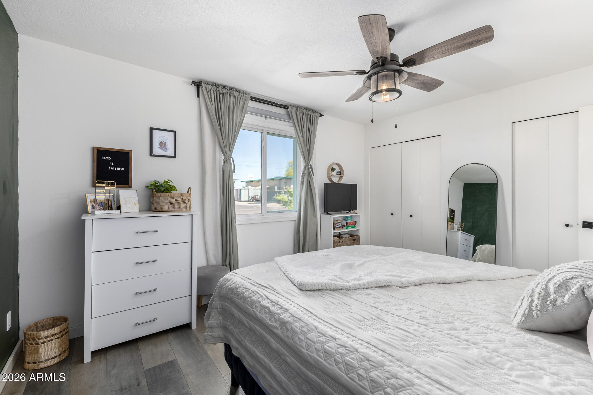 2419 W SHAW BUTTE Drive