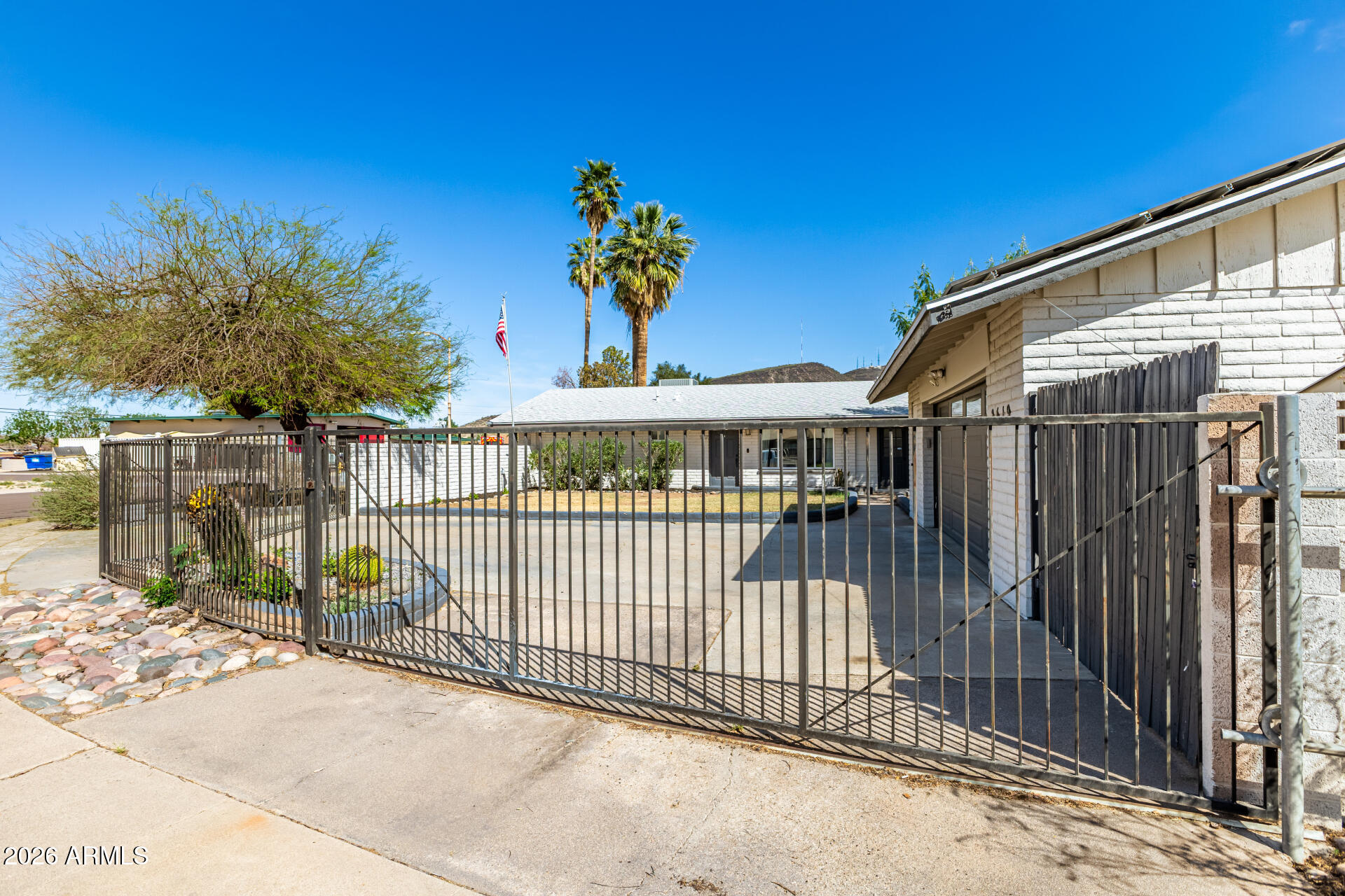 2419 W SHAW BUTTE Drive