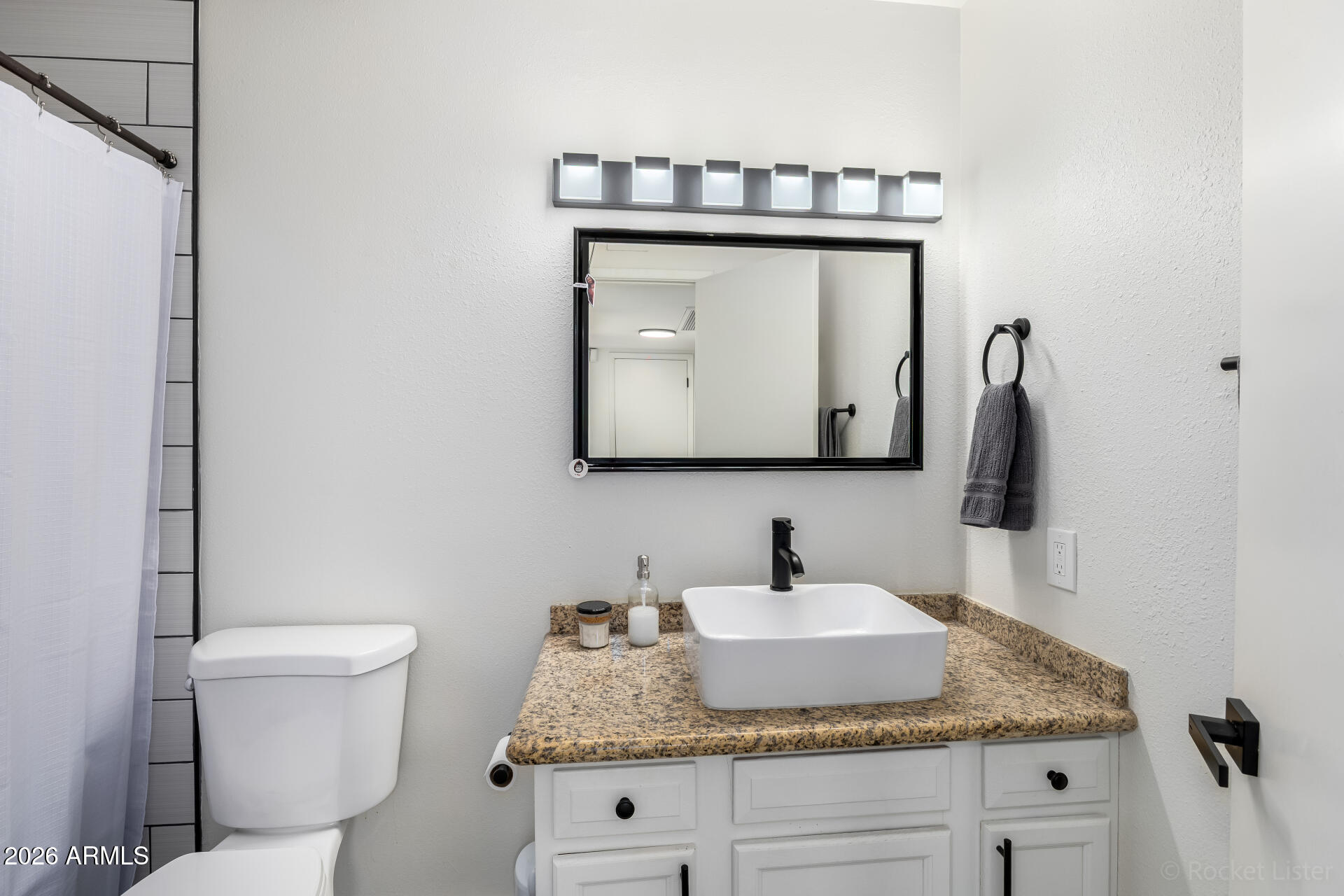 2419 W SHAW BUTTE Drive