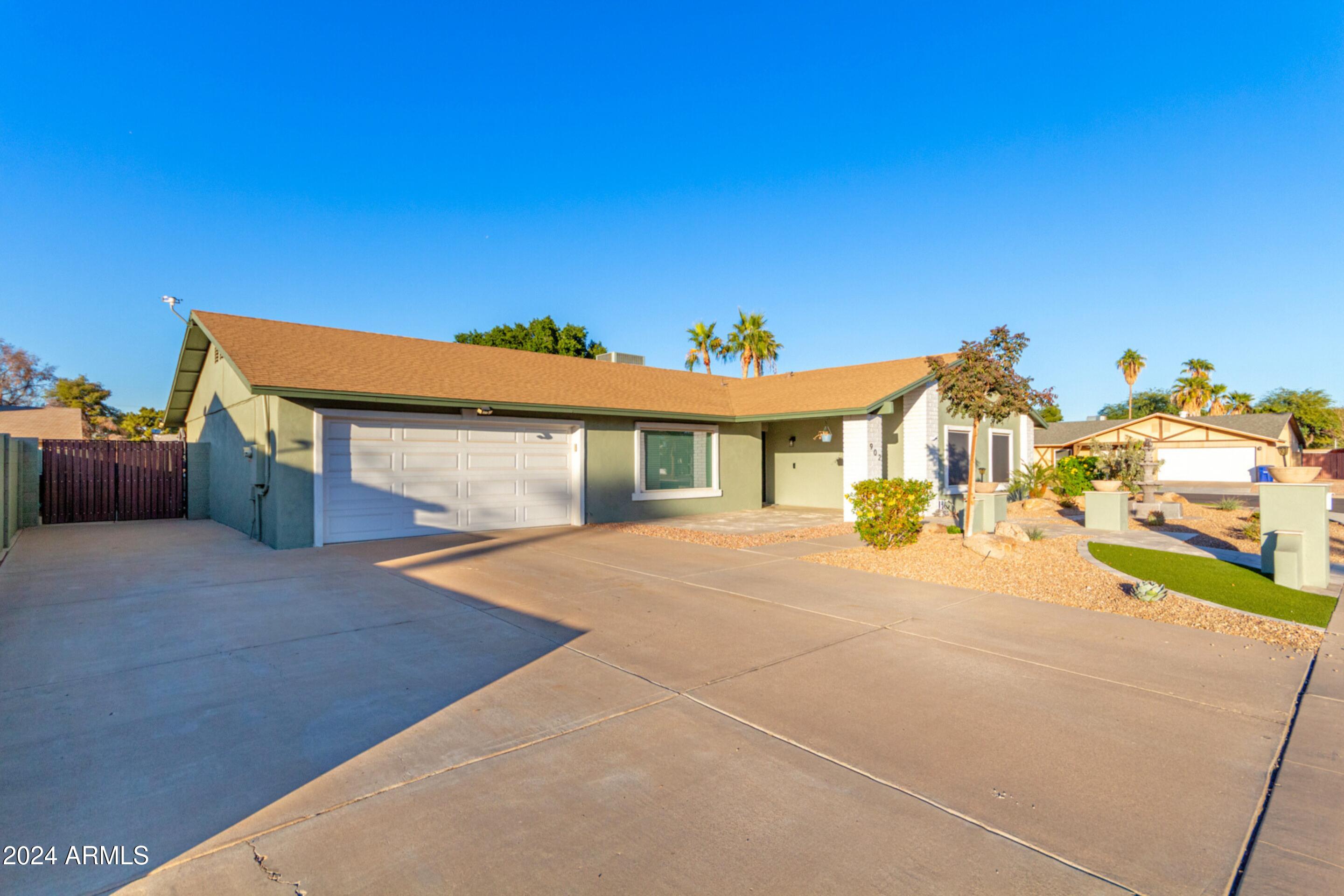 902 W Curry Street