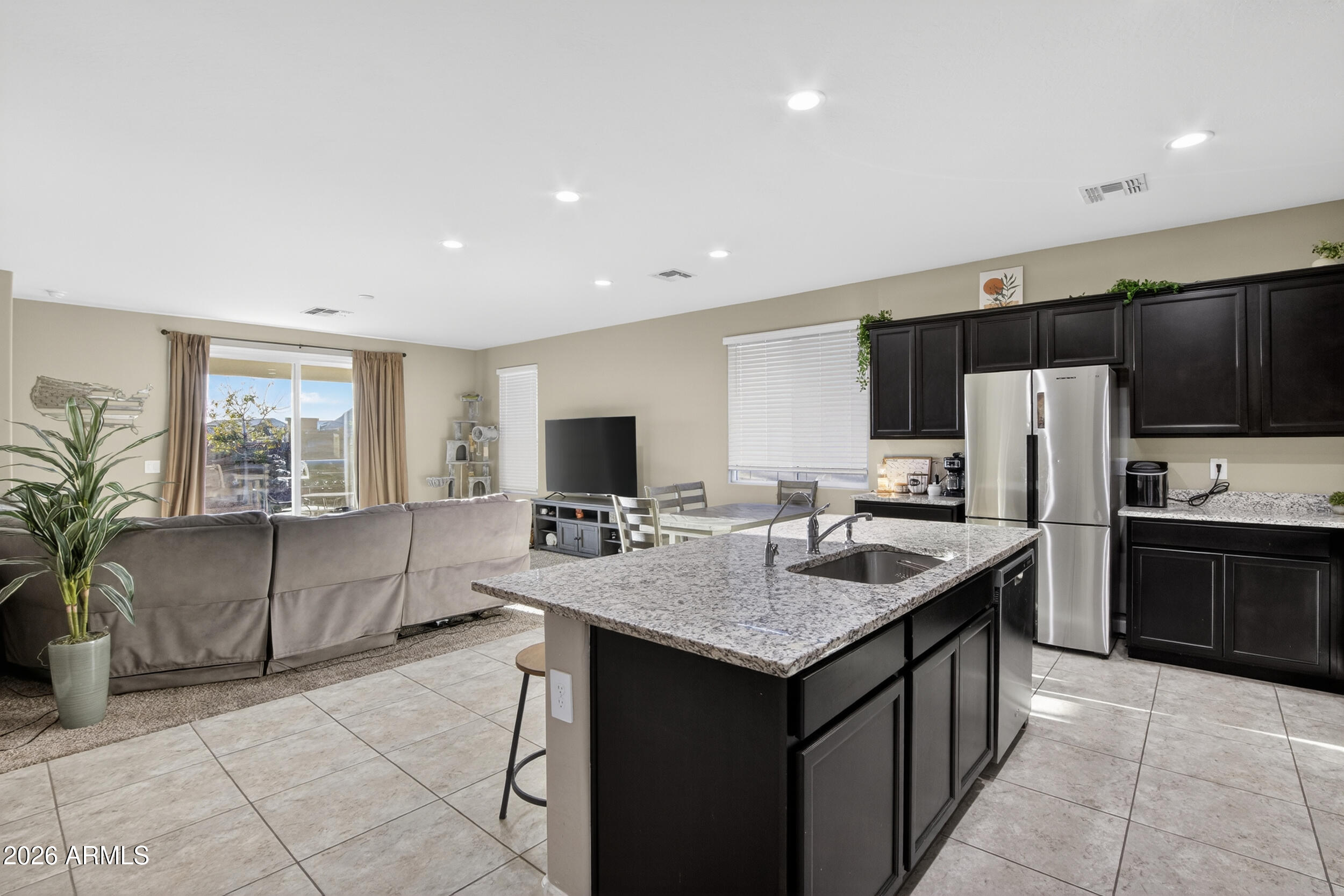 2594 N WRIGLEY Drive