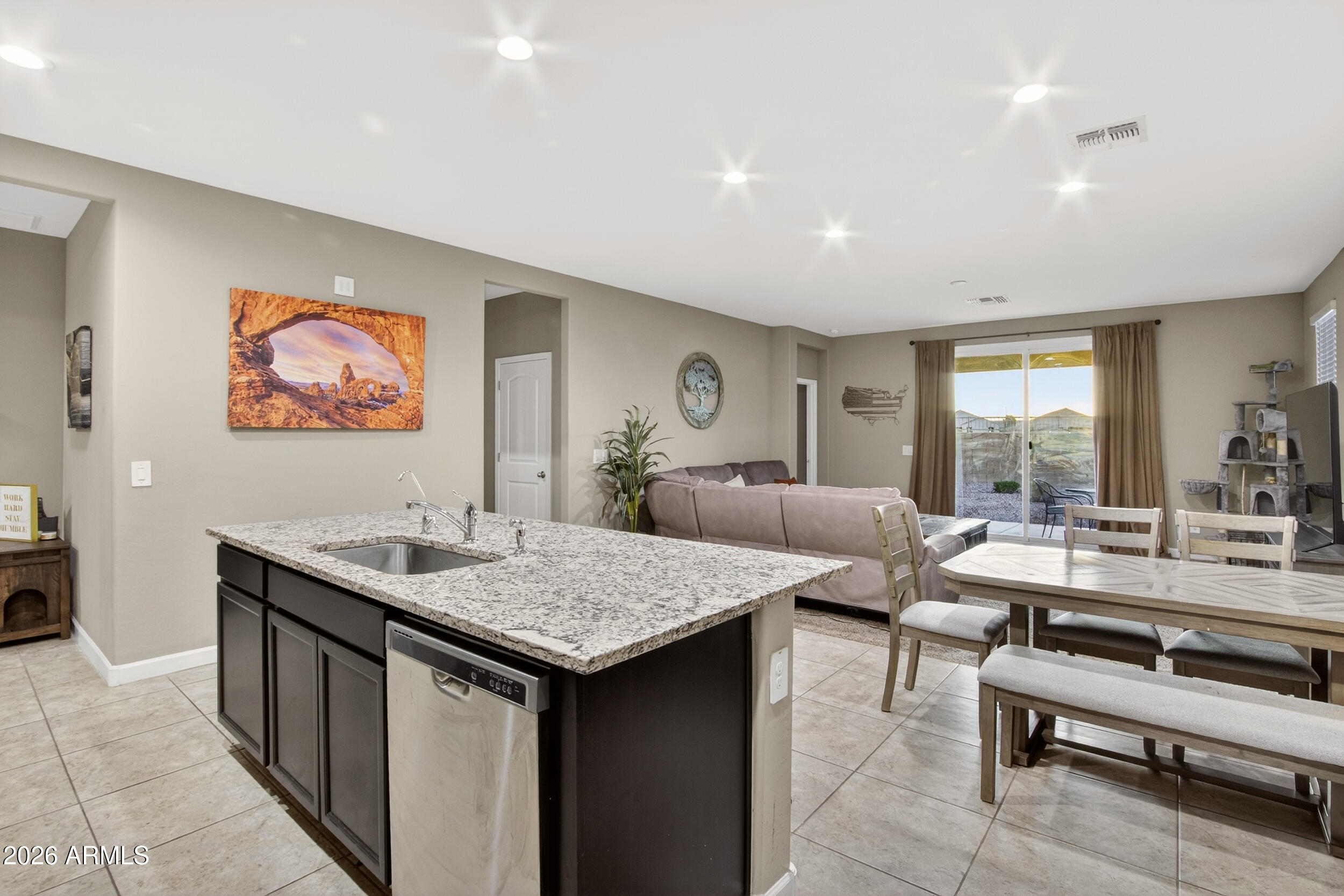 2594 N WRIGLEY Drive