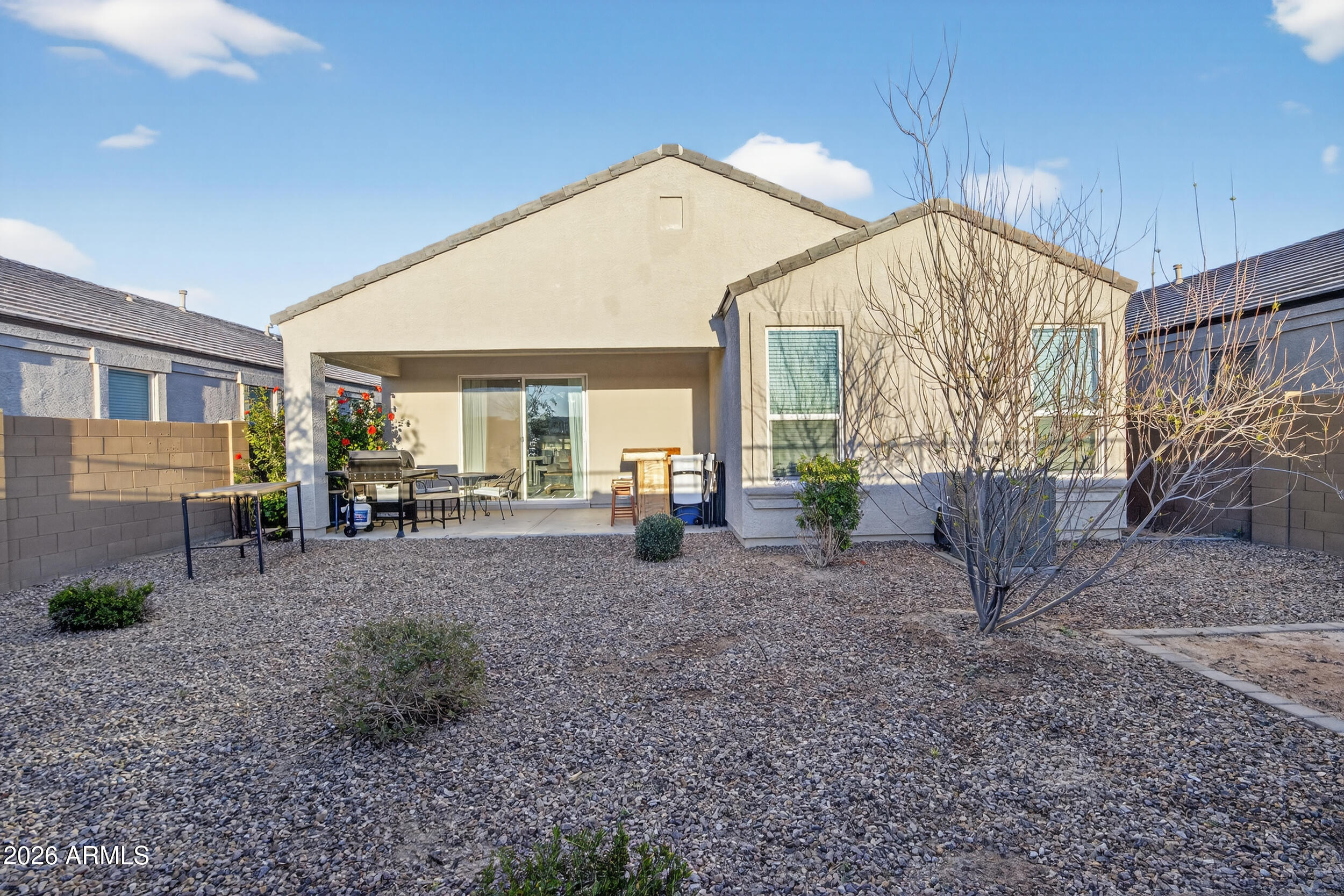 2594 N WRIGLEY Drive