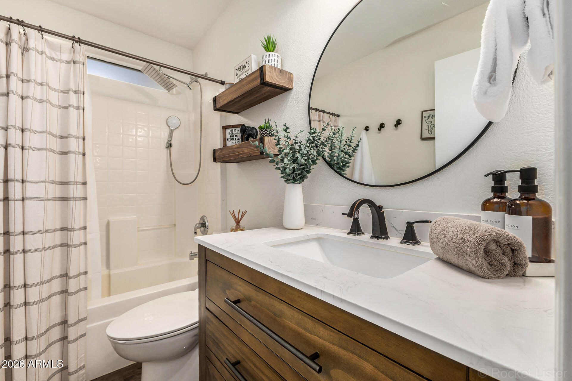 3221 E SAN REMO Avenue