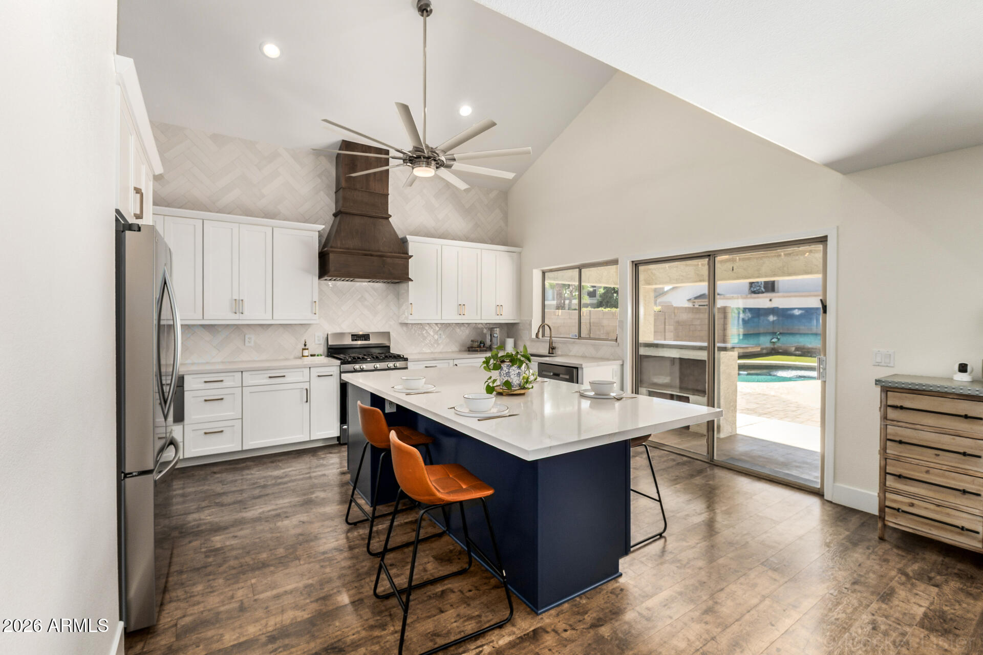 3221 E SAN REMO Avenue