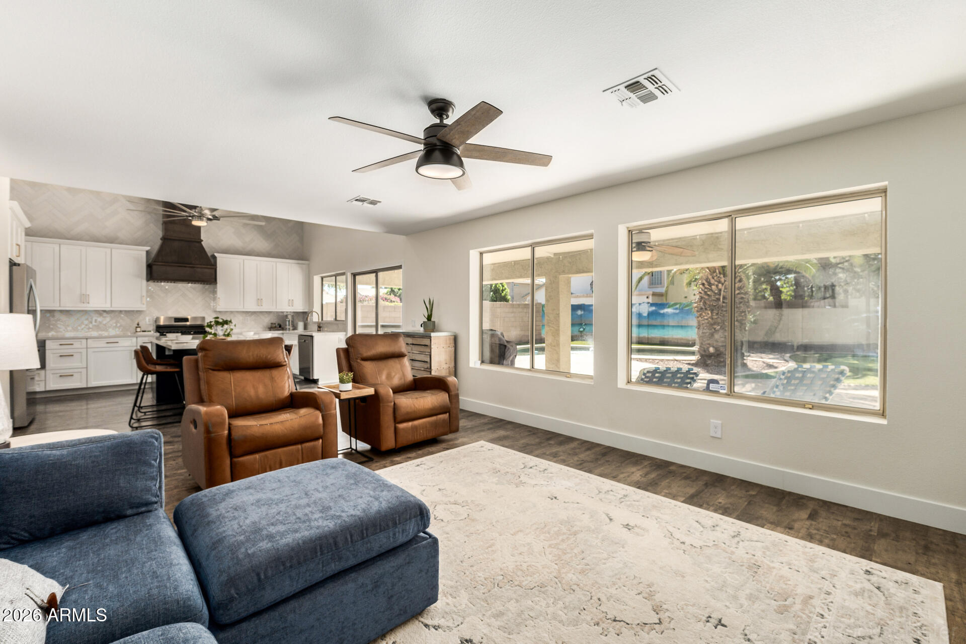 3221 E SAN REMO Avenue