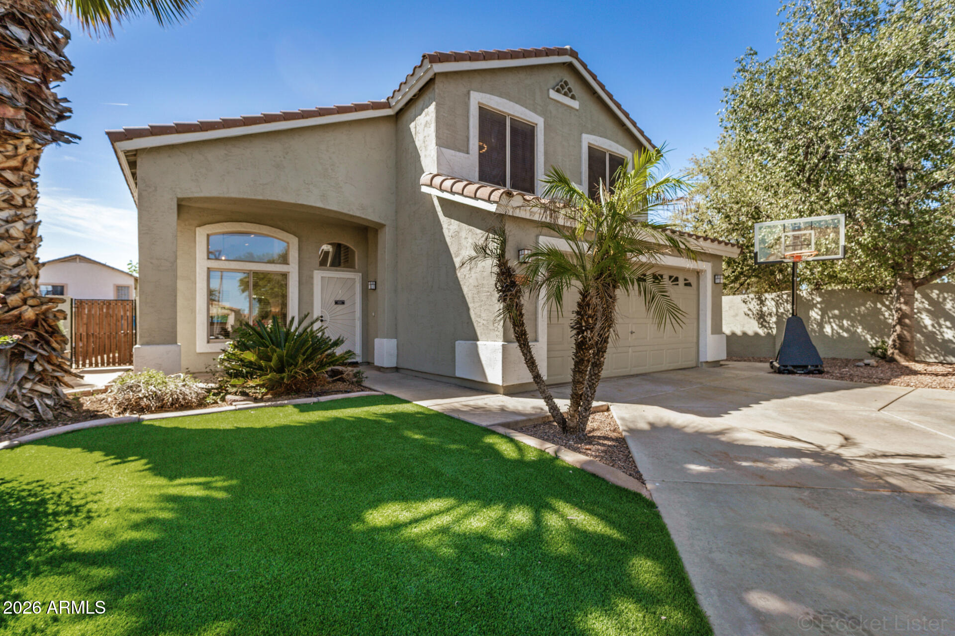 3221 E SAN REMO Avenue