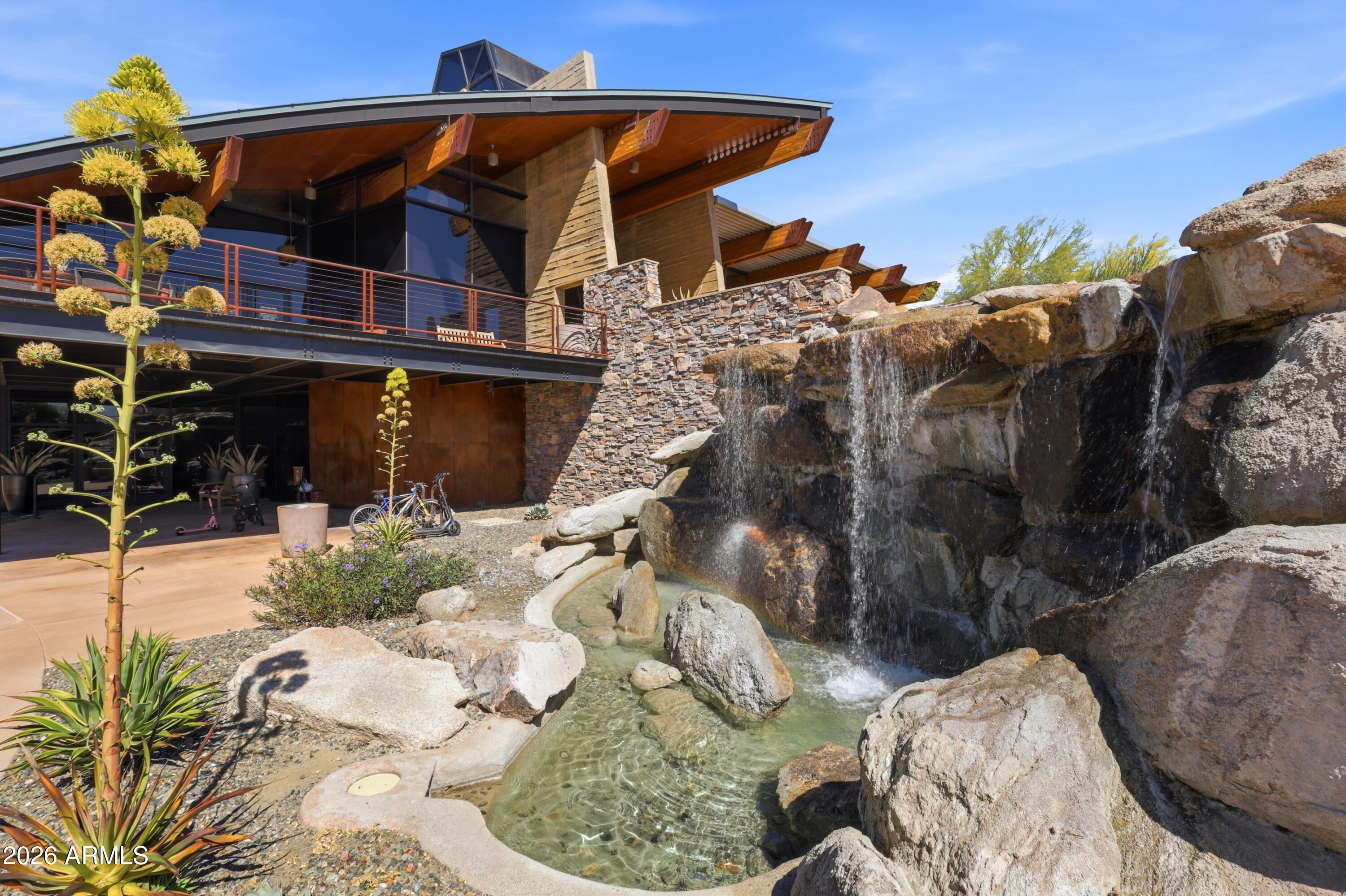 1717 W BUCKHORN Trail