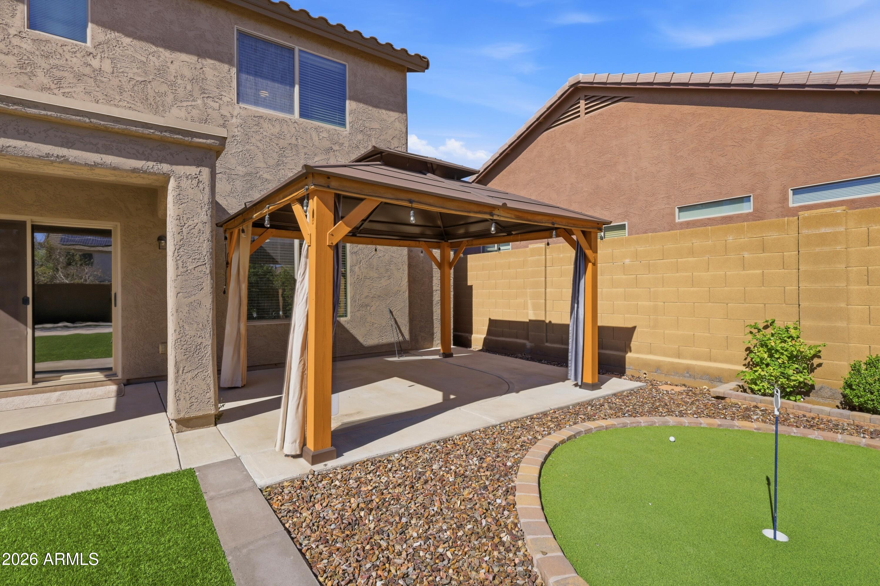 1717 W BUCKHORN Trail