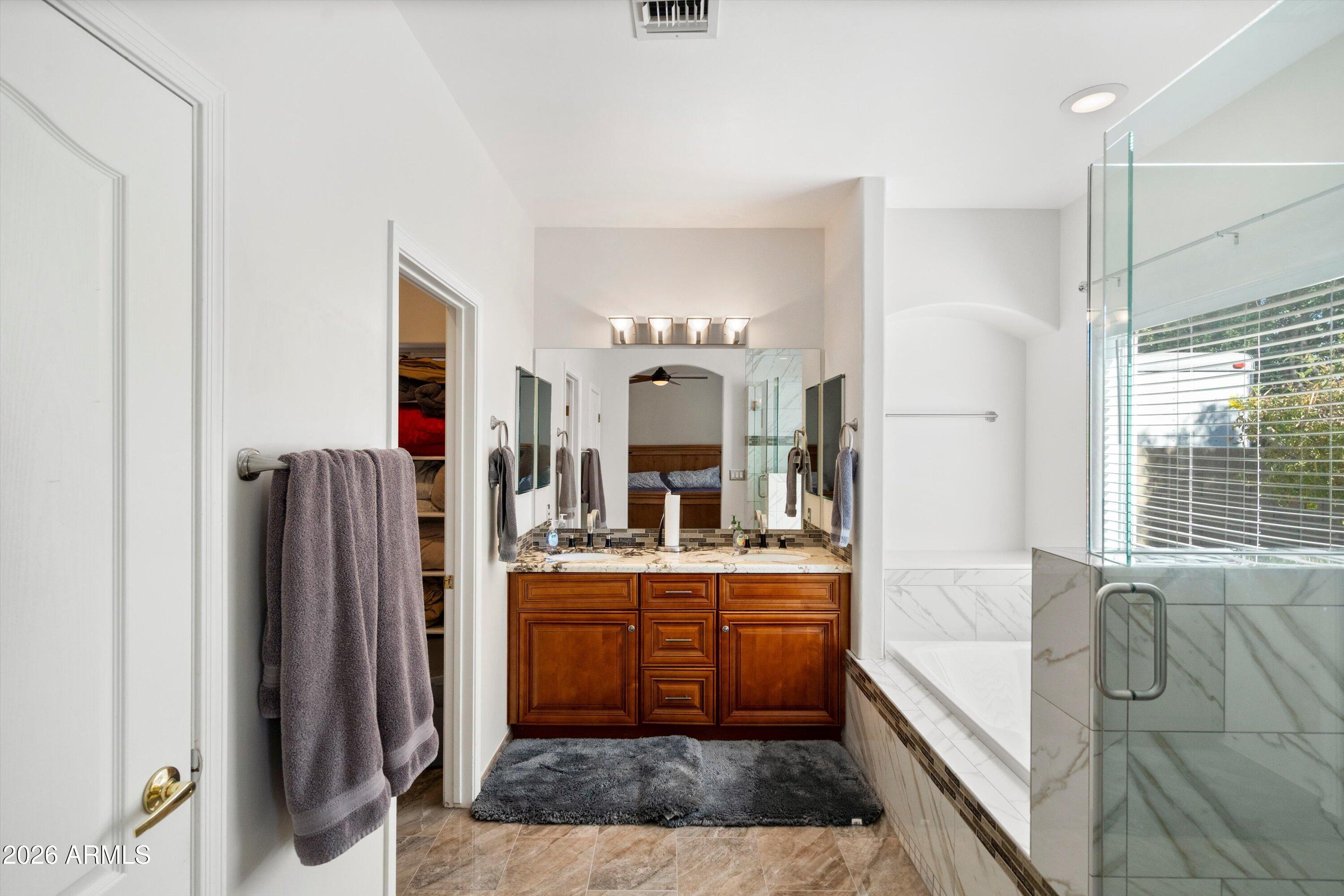 2739 E Hermosa Vista Drive