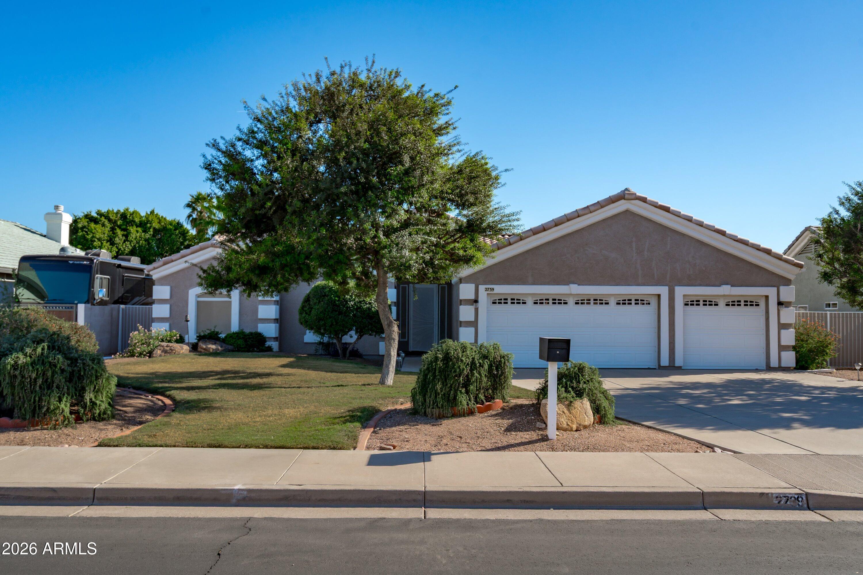 2739 E Hermosa Vista Drive