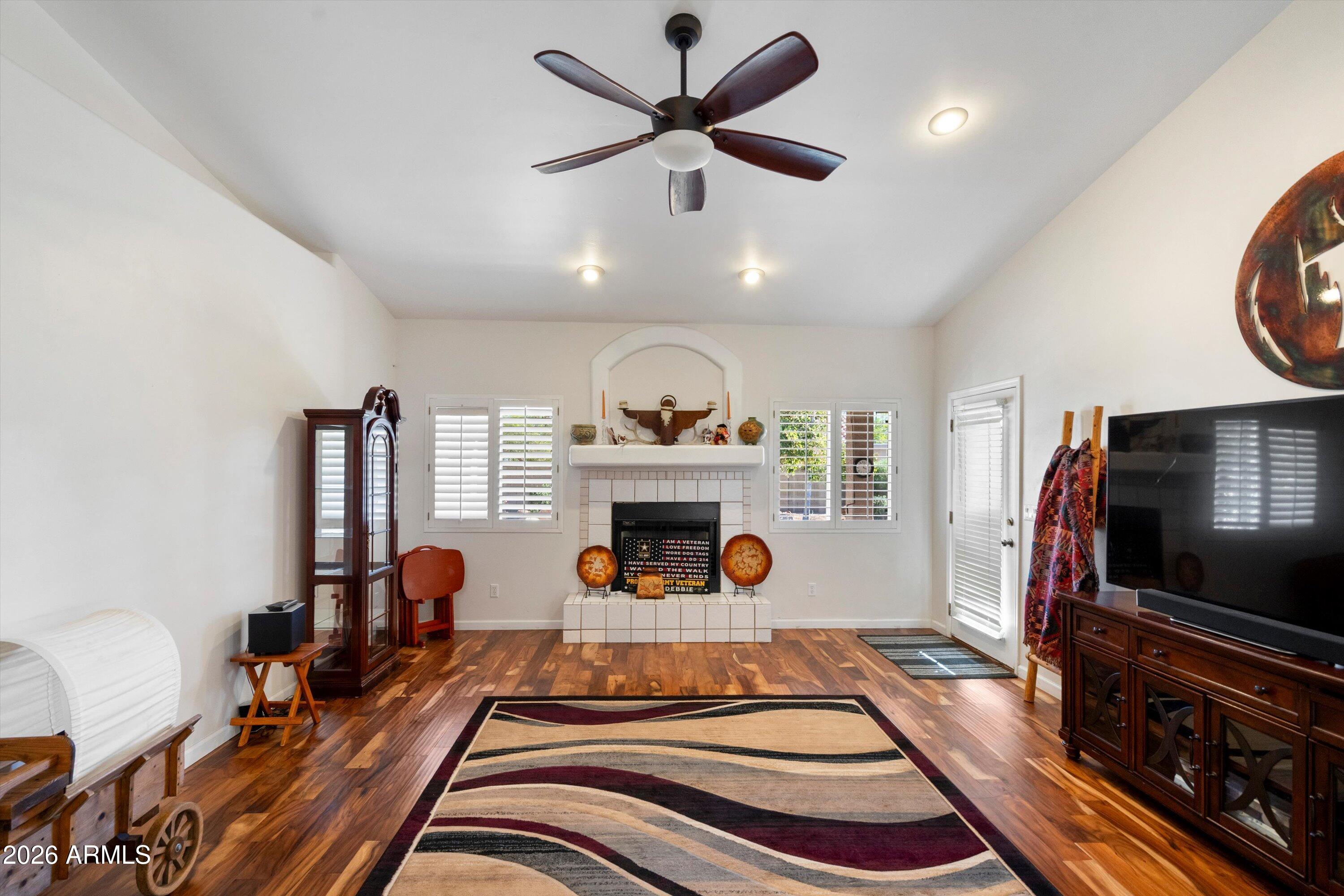 2739 E Hermosa Vista Drive