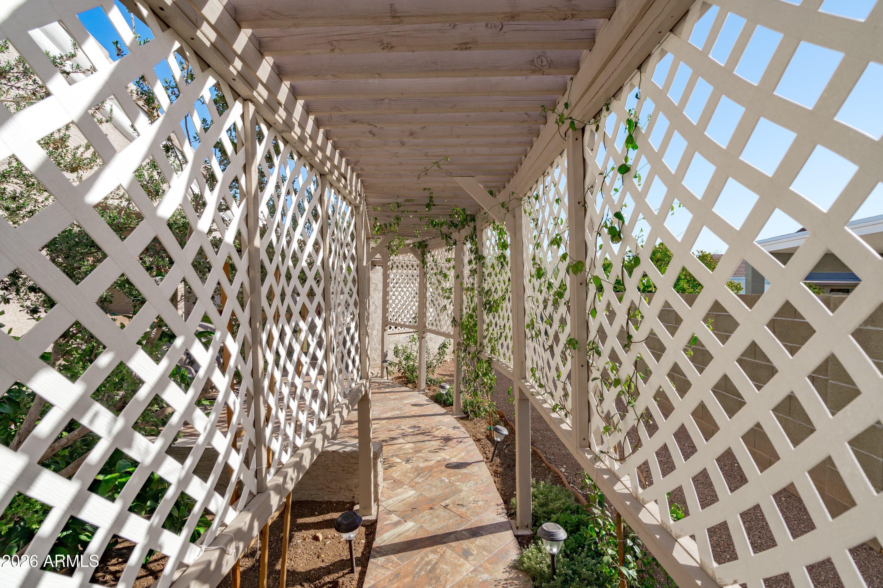 2739 E Hermosa Vista Drive