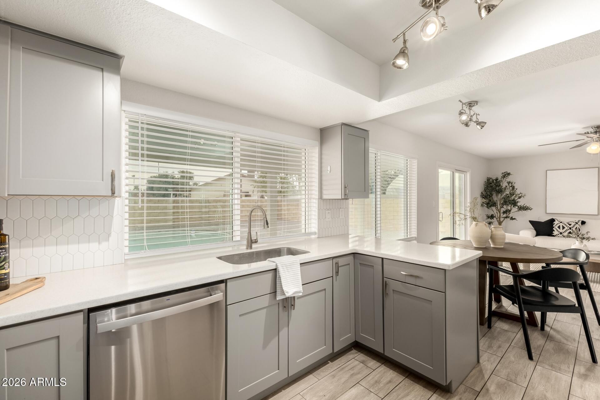 1025 W KEATING Avenue