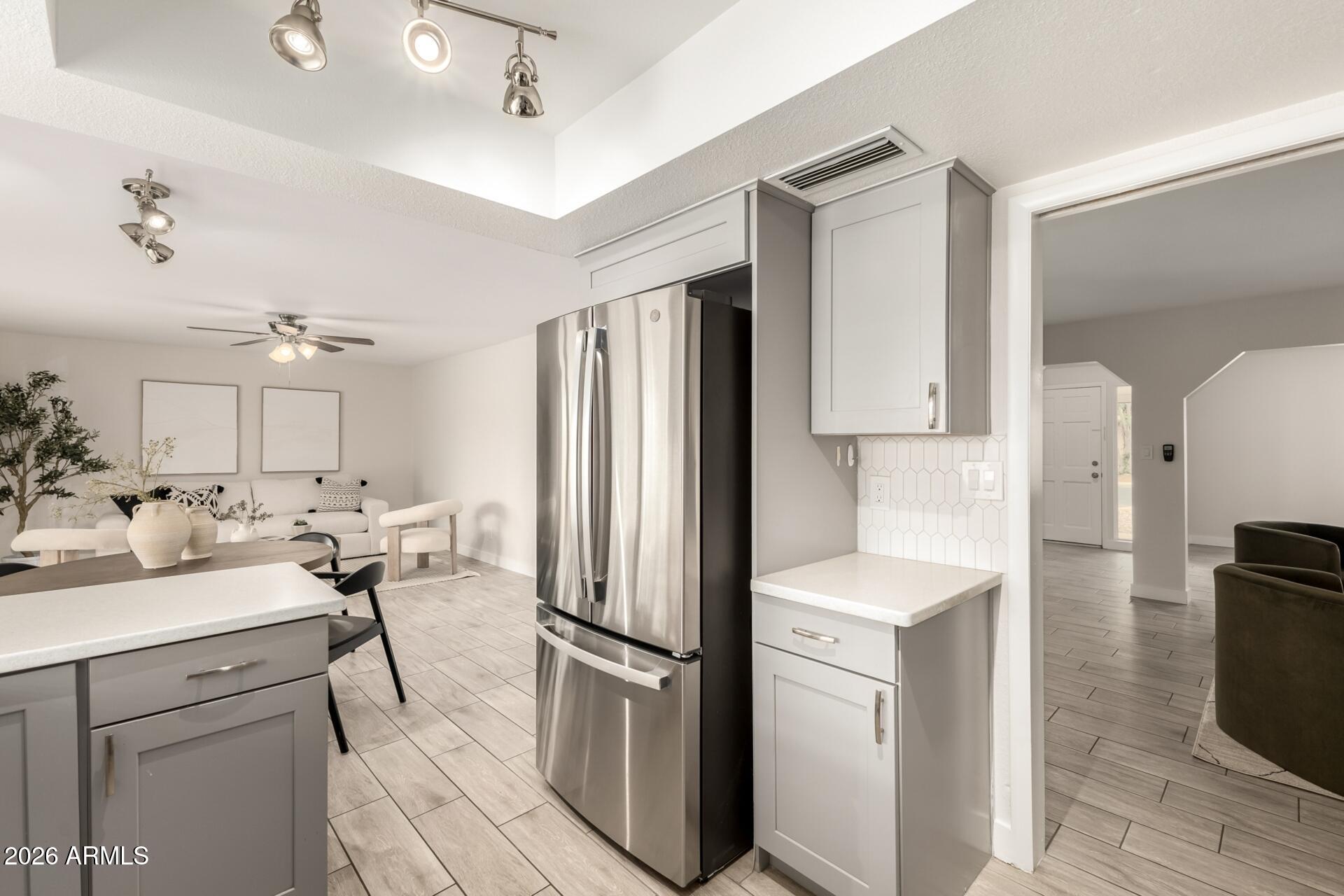 1025 W KEATING Avenue