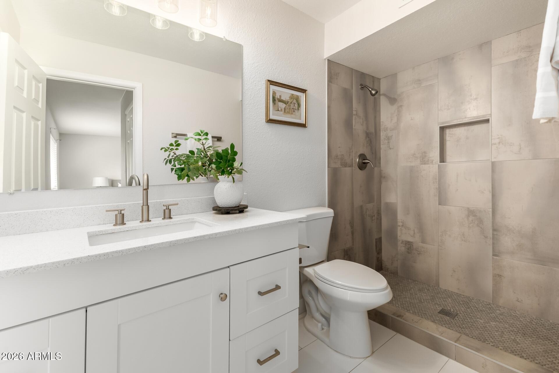 1025 W KEATING Avenue