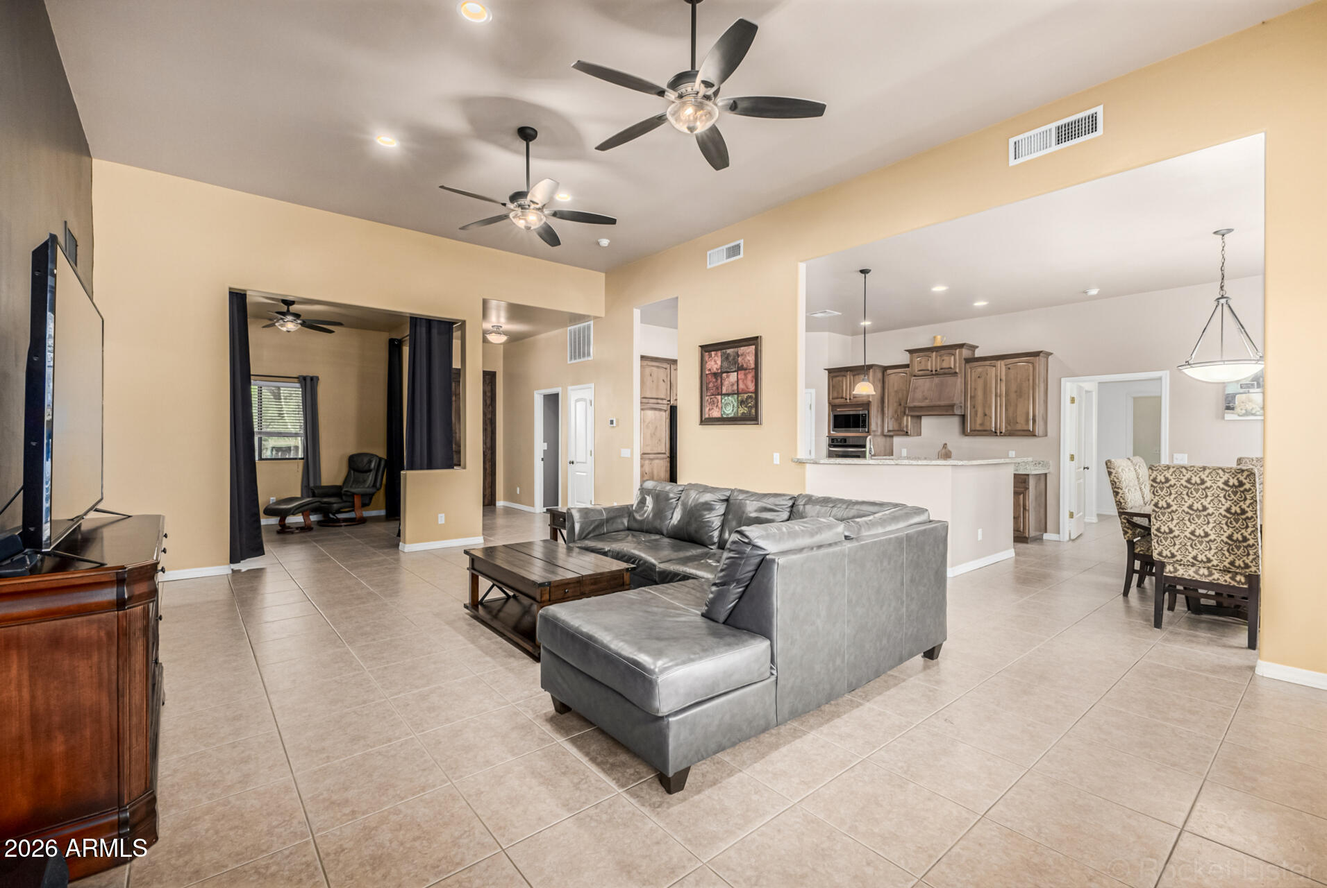 1910 E JOY RANCH Road