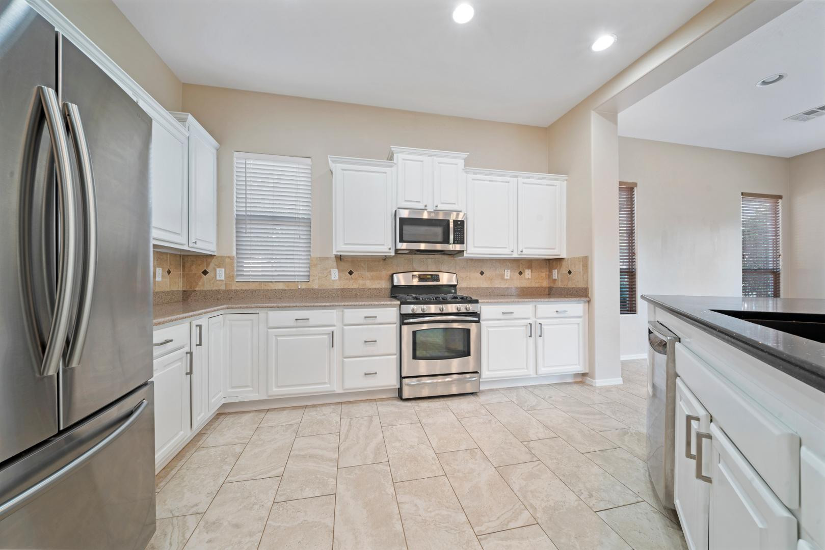 13042 W Pinnacle Vista Drive