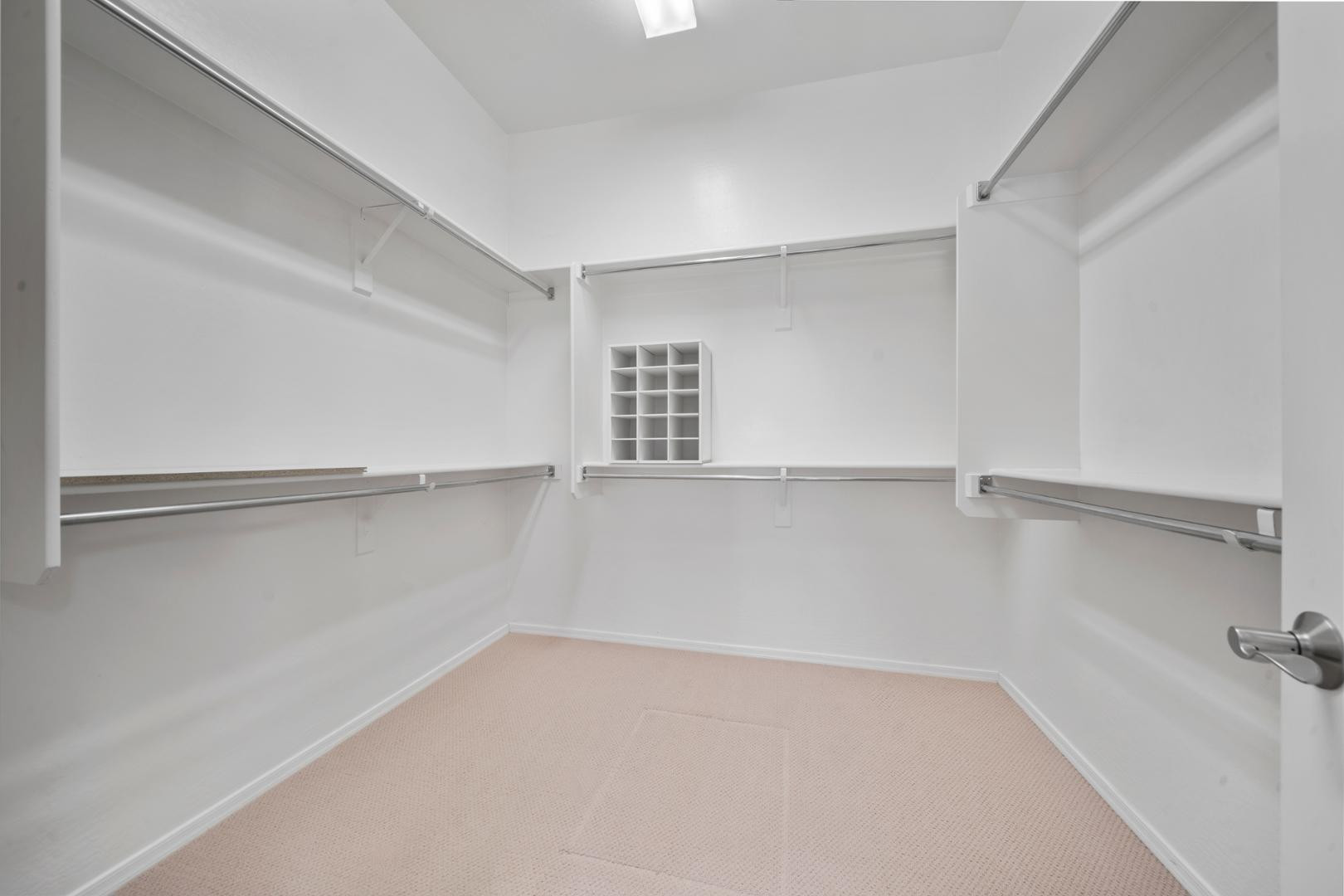 13042 W Pinnacle Vista Drive