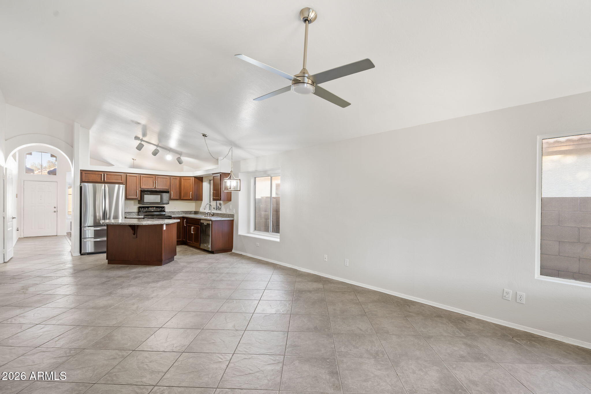 523 W Kelton Lane