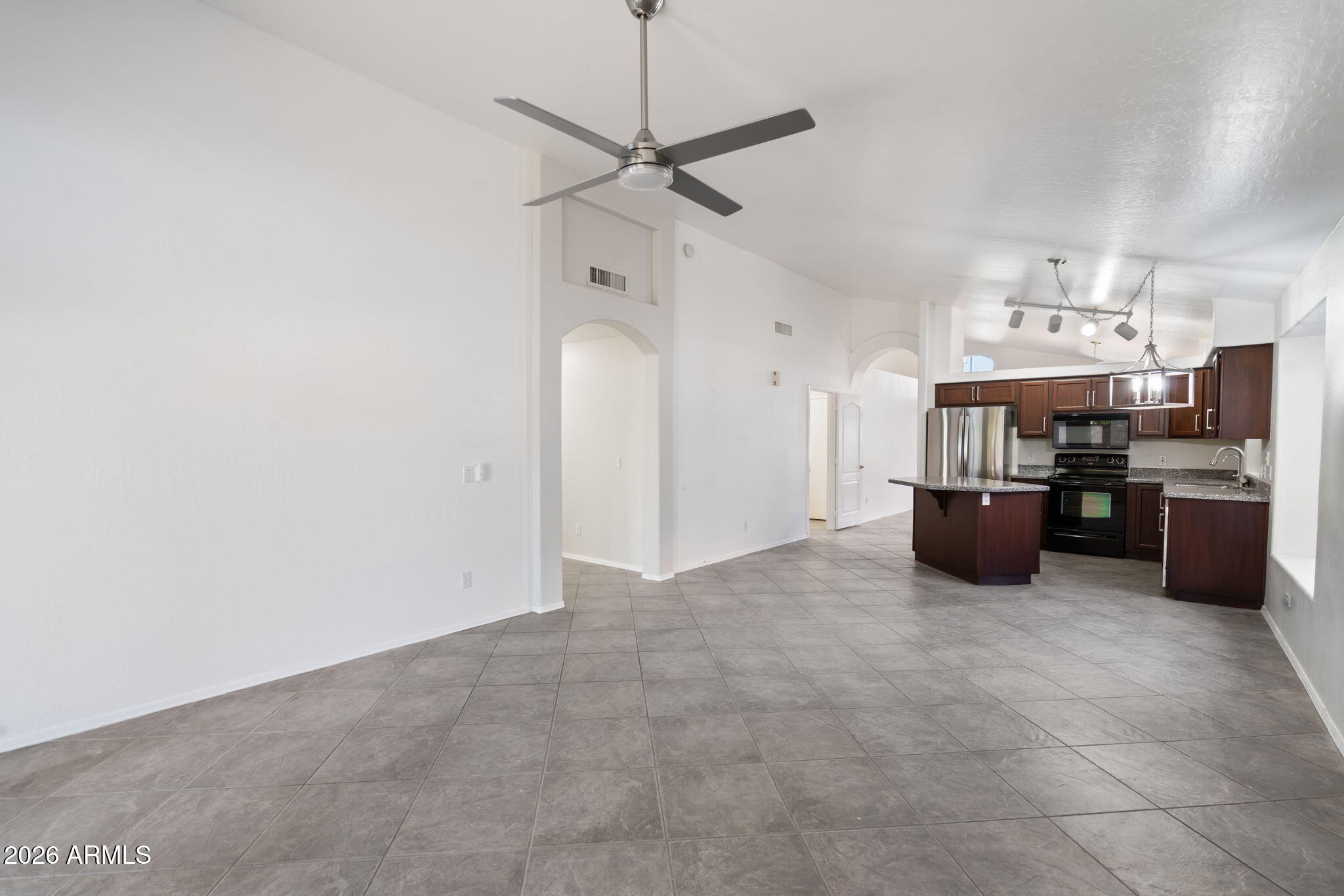 523 W Kelton Lane