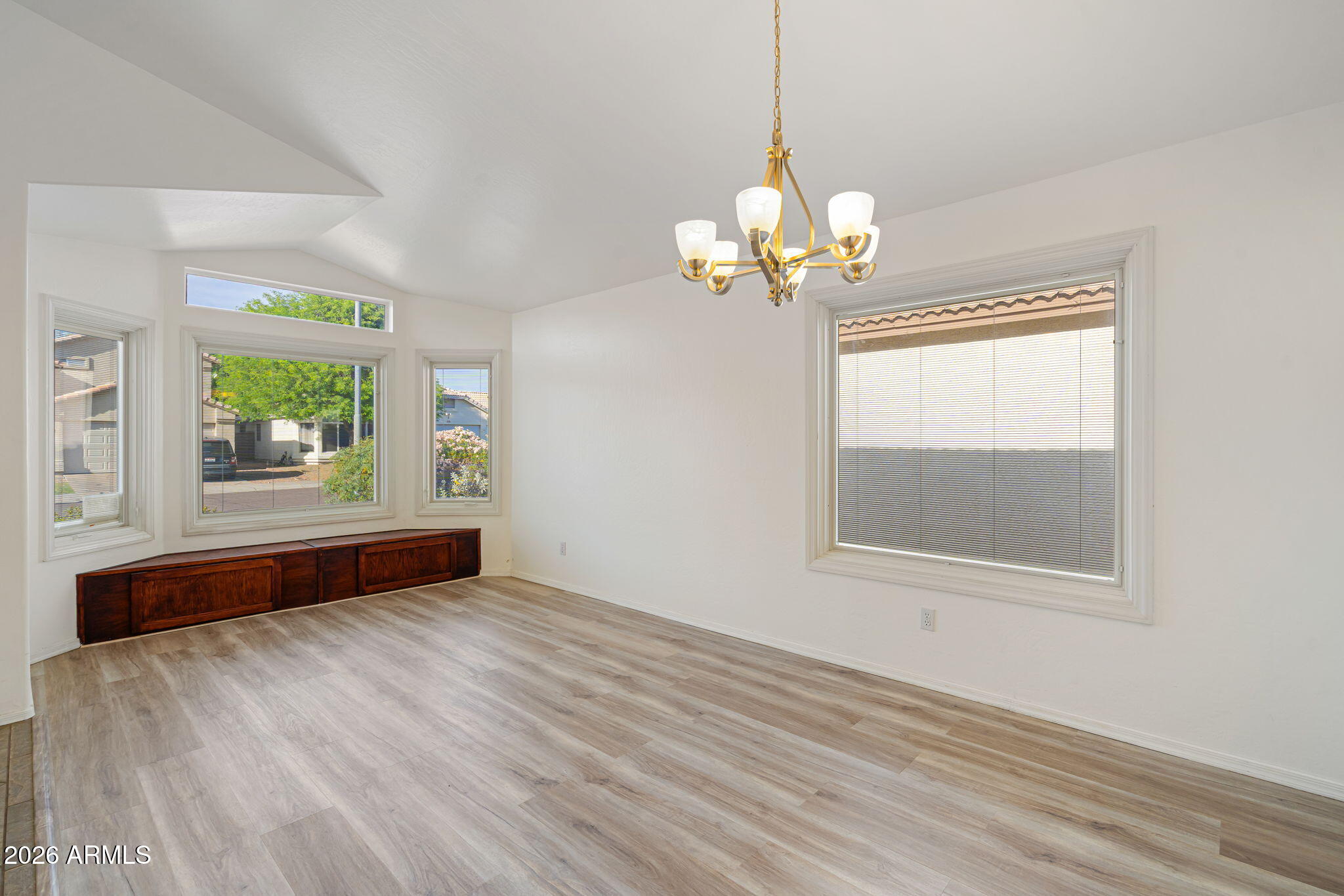 523 W Kelton Lane