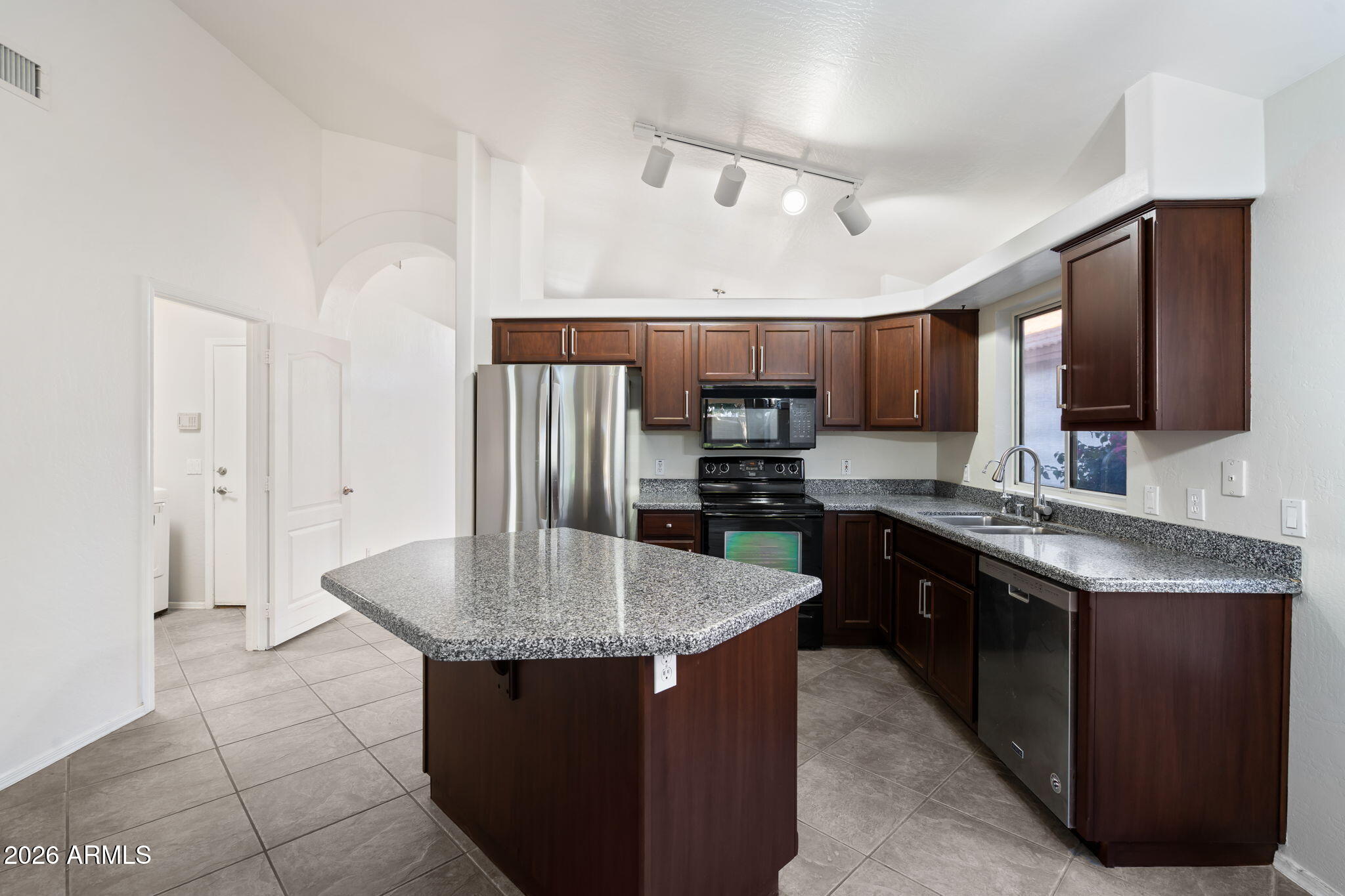 523 W Kelton Lane
