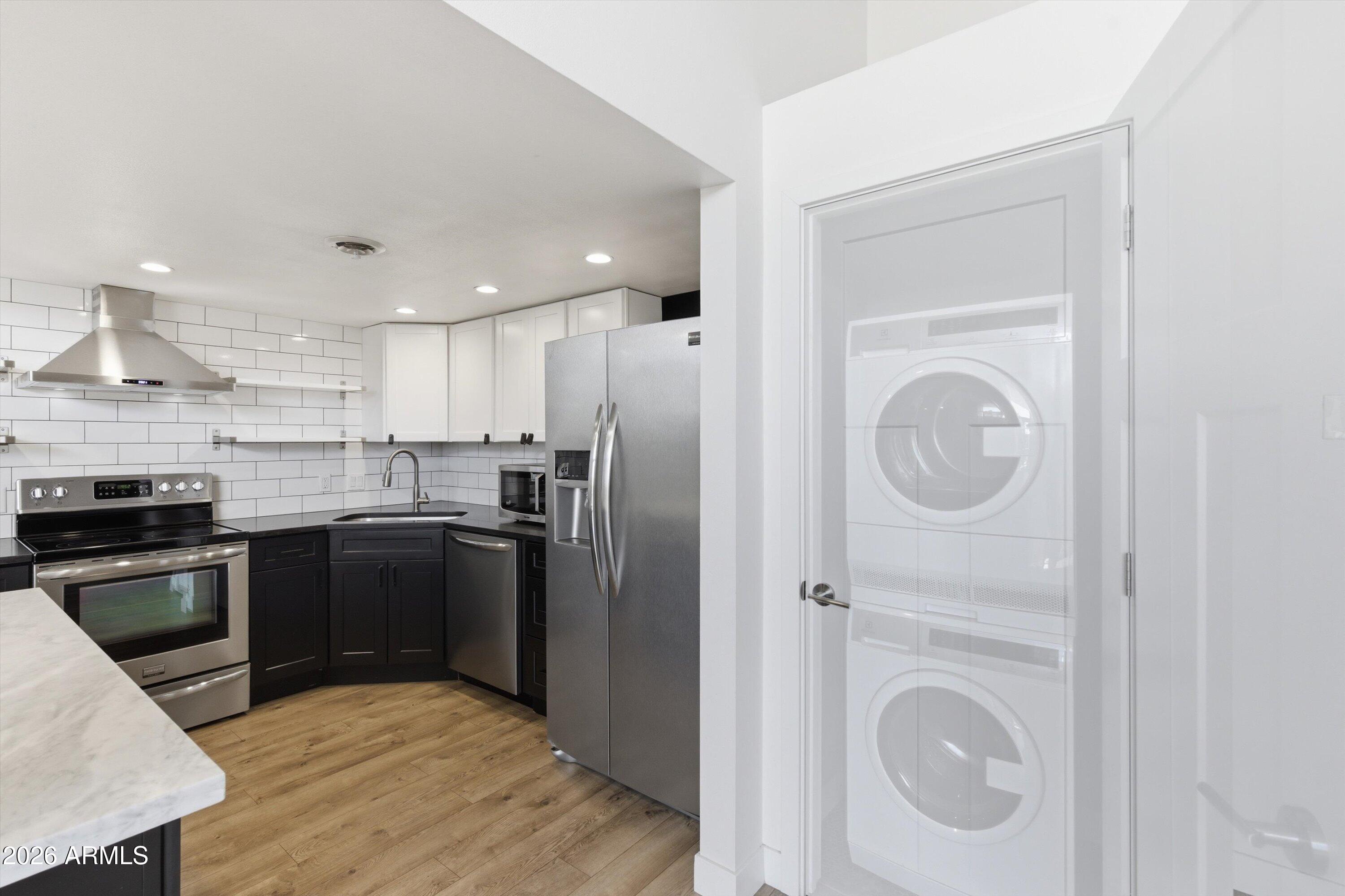 334 W MEDLOCK Drive C201