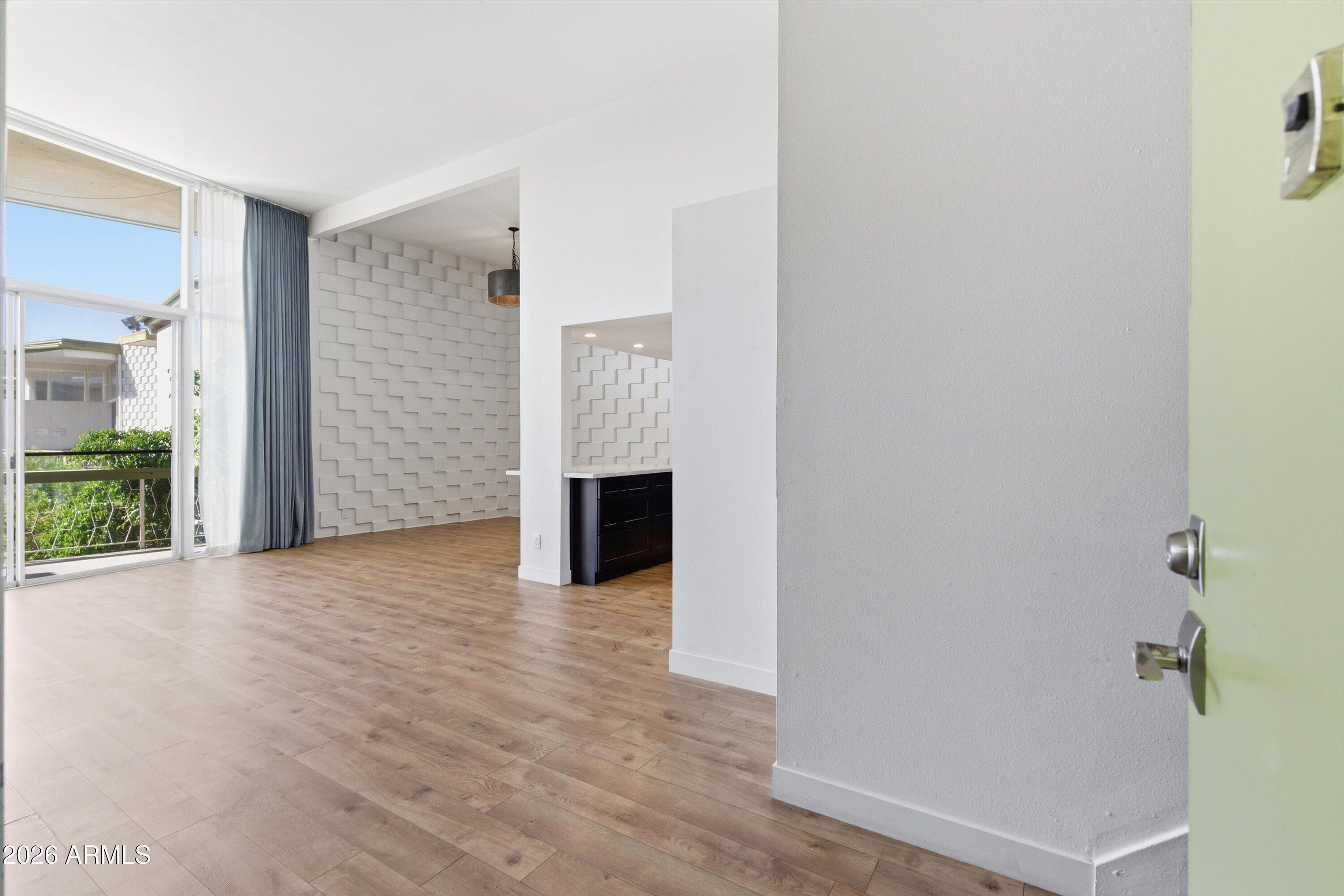 334 W MEDLOCK Drive C201