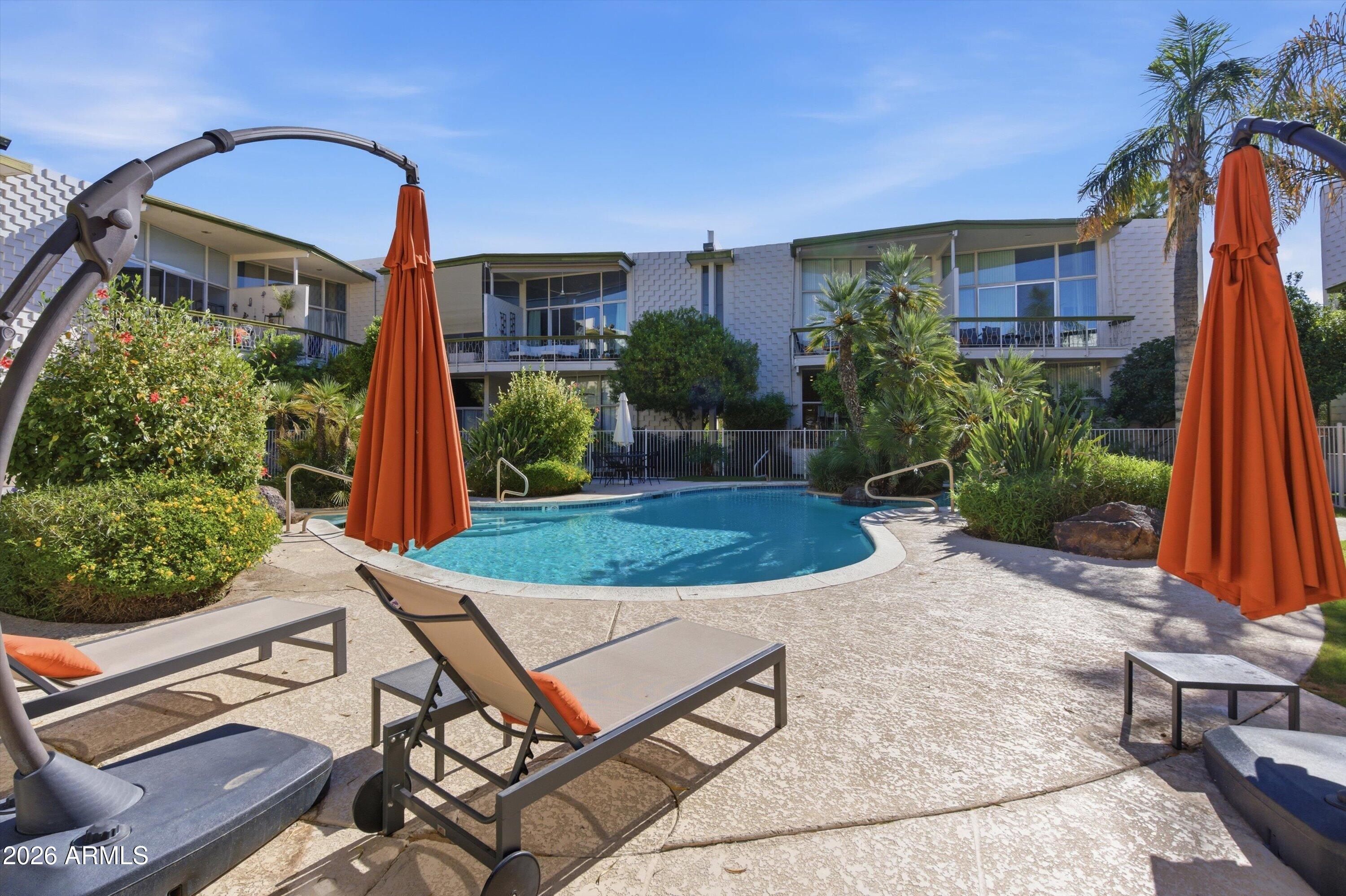 334 W MEDLOCK Drive C201