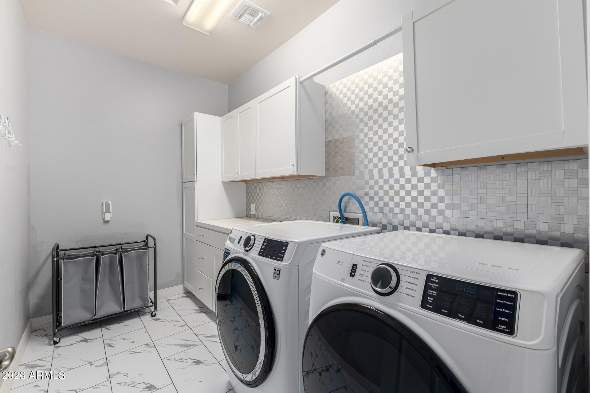 10052 W FOOTHILL Drive