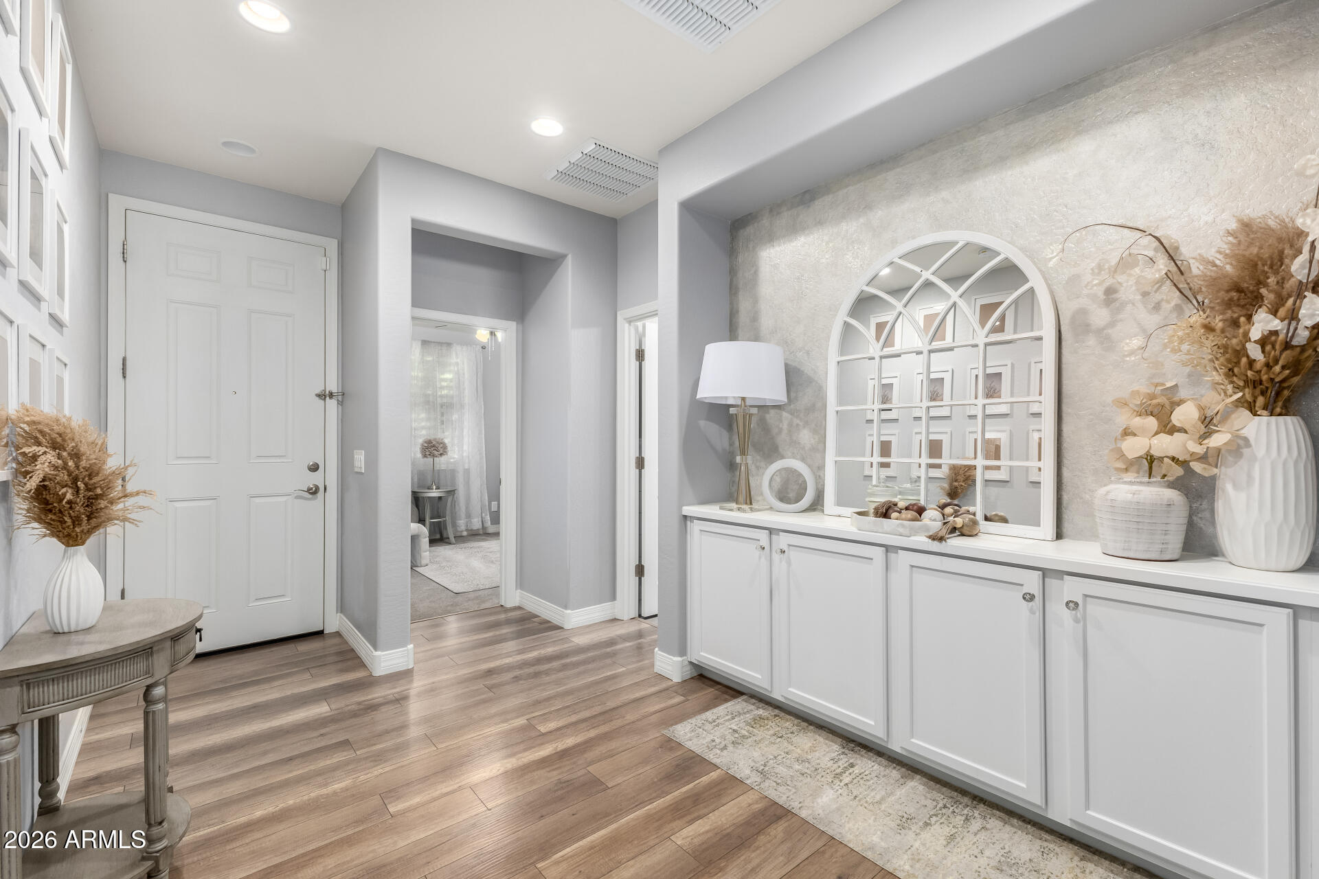 10052 W FOOTHILL Drive