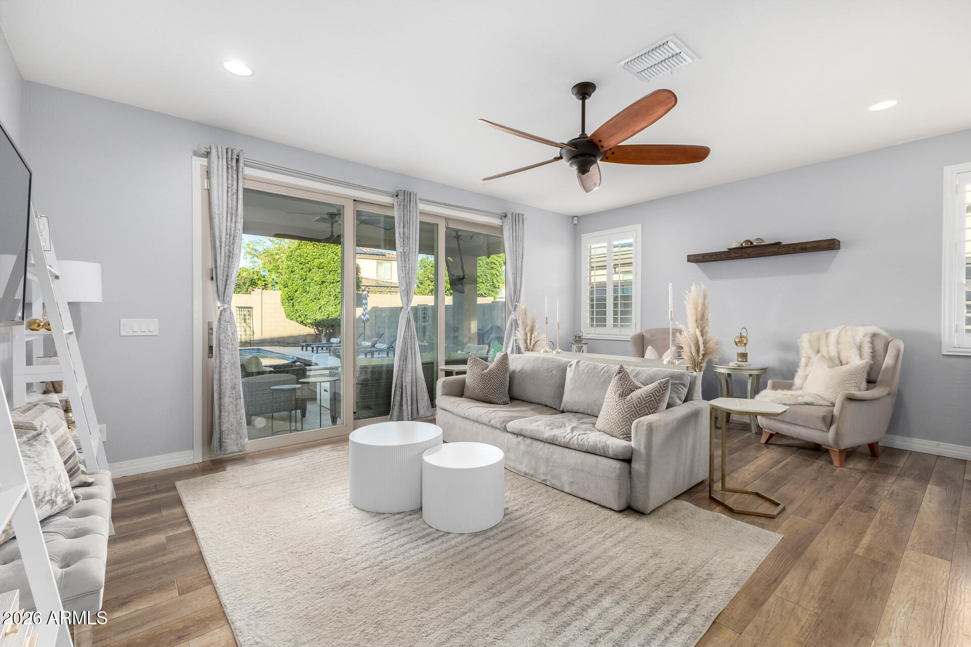 10052 W FOOTHILL Drive