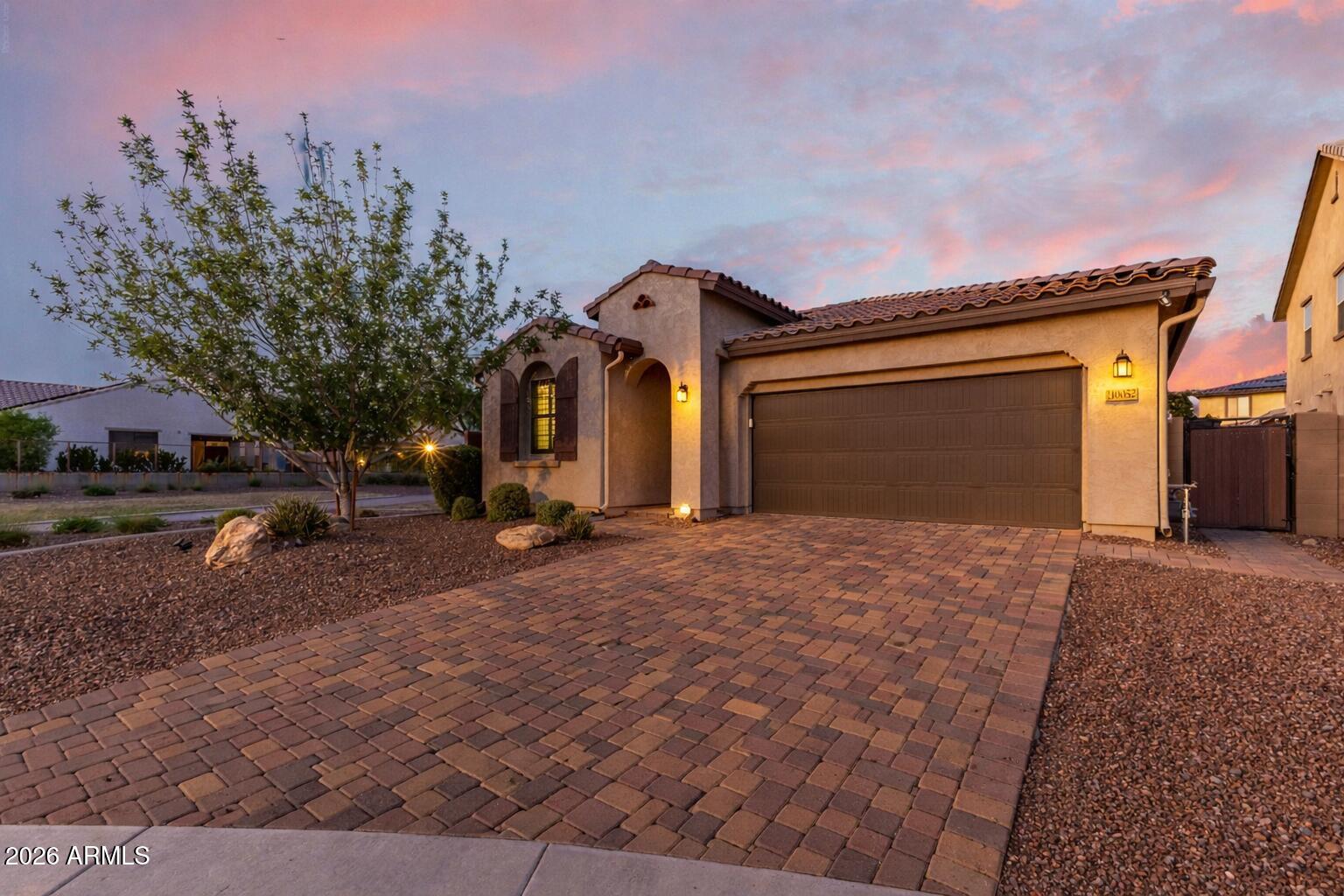 10052 W FOOTHILL Drive