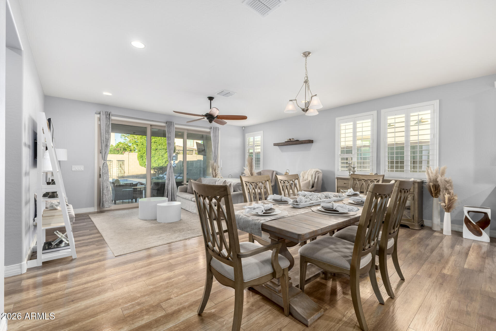 10052 W FOOTHILL Drive