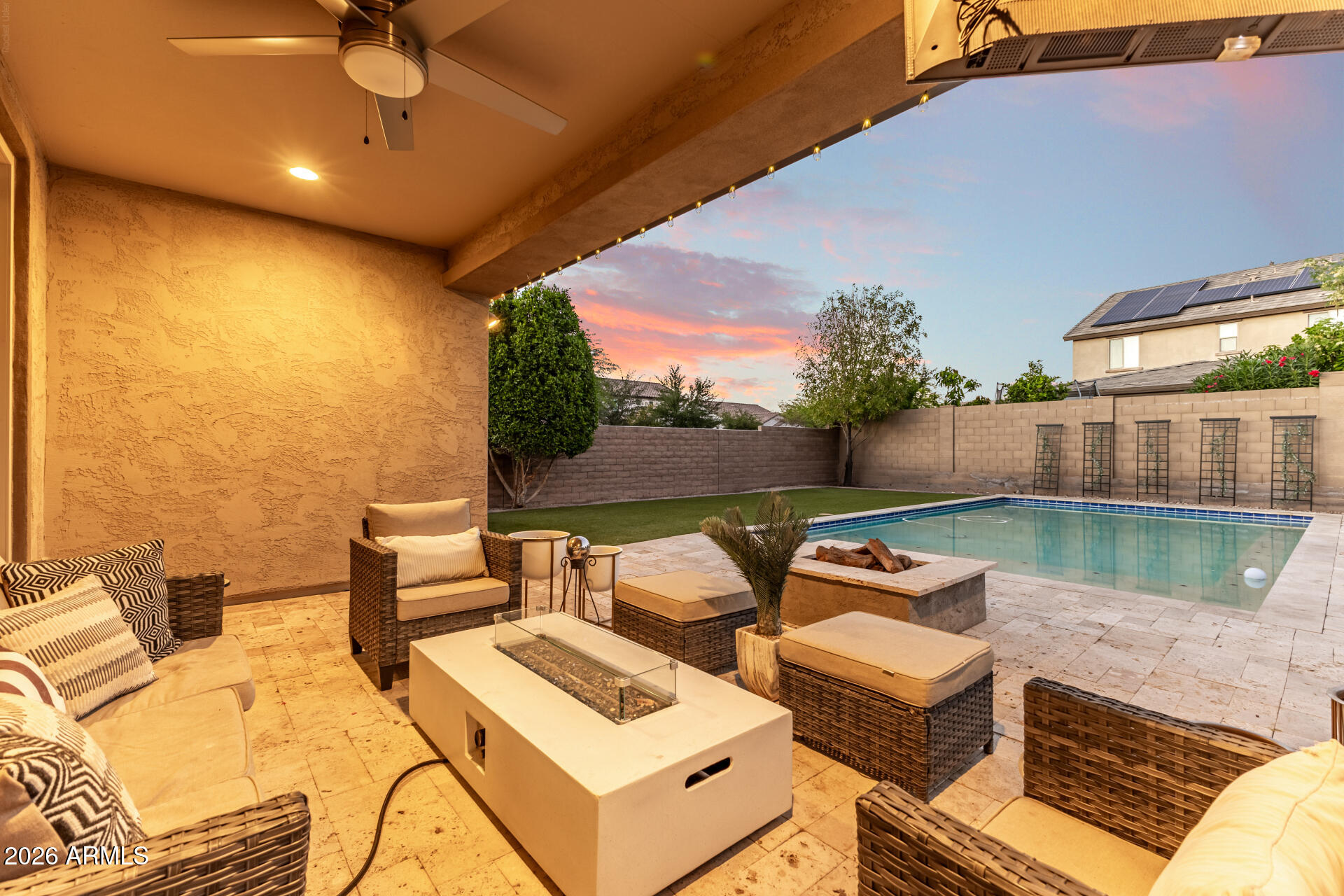 10052 W FOOTHILL Drive