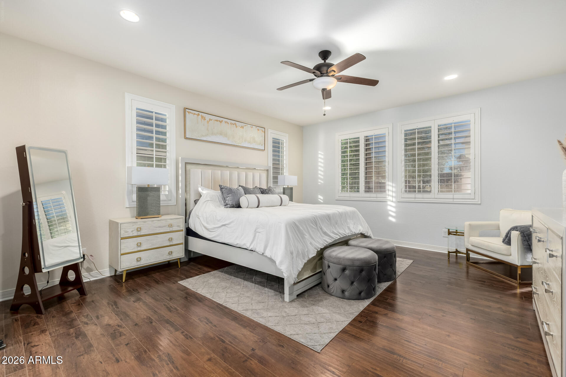 10052 W FOOTHILL Drive