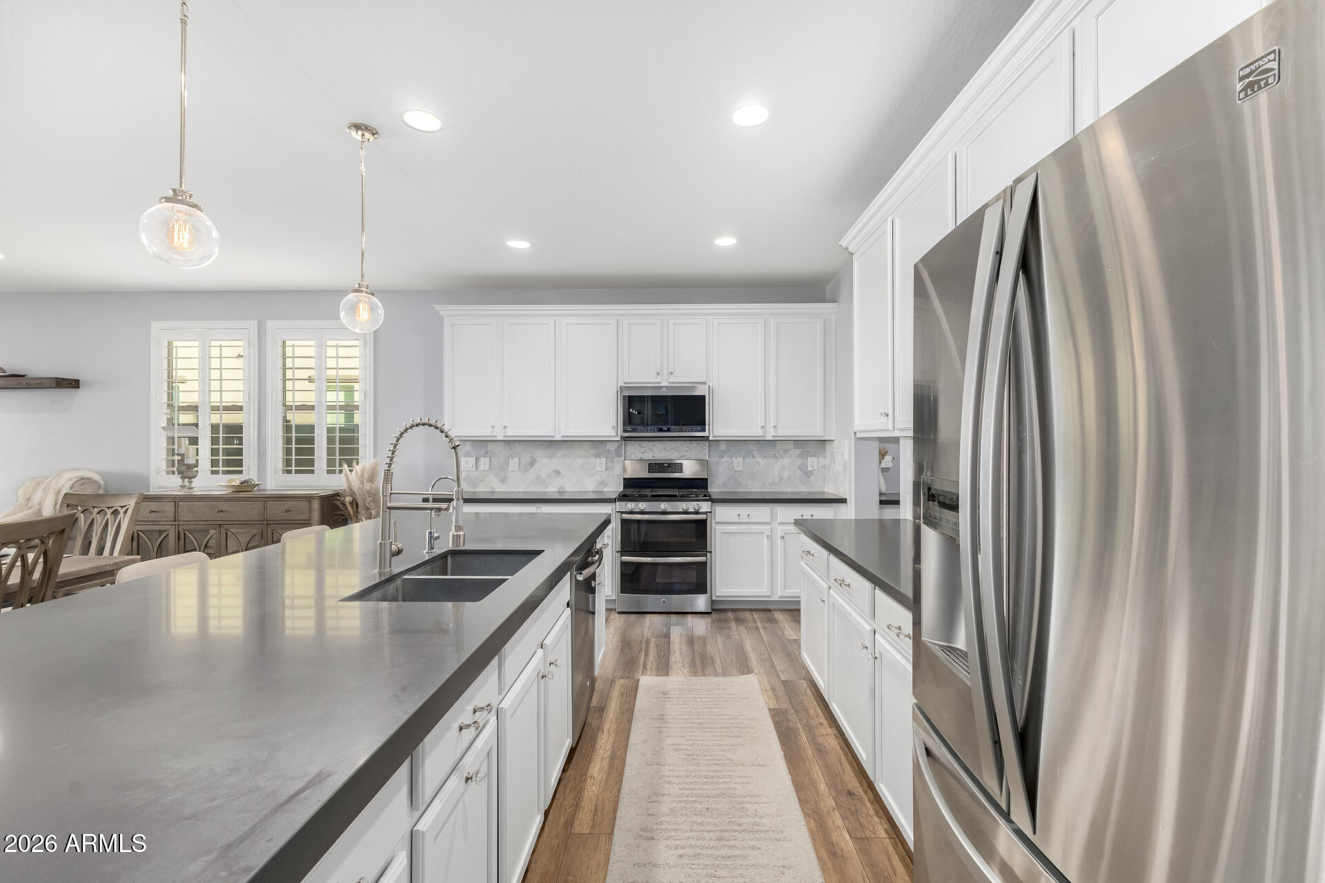 10052 W FOOTHILL Drive