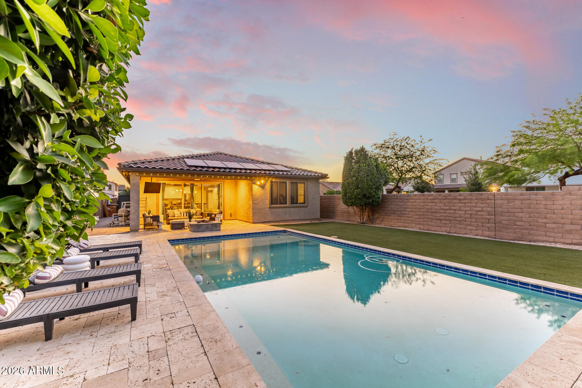 10052 W FOOTHILL Drive