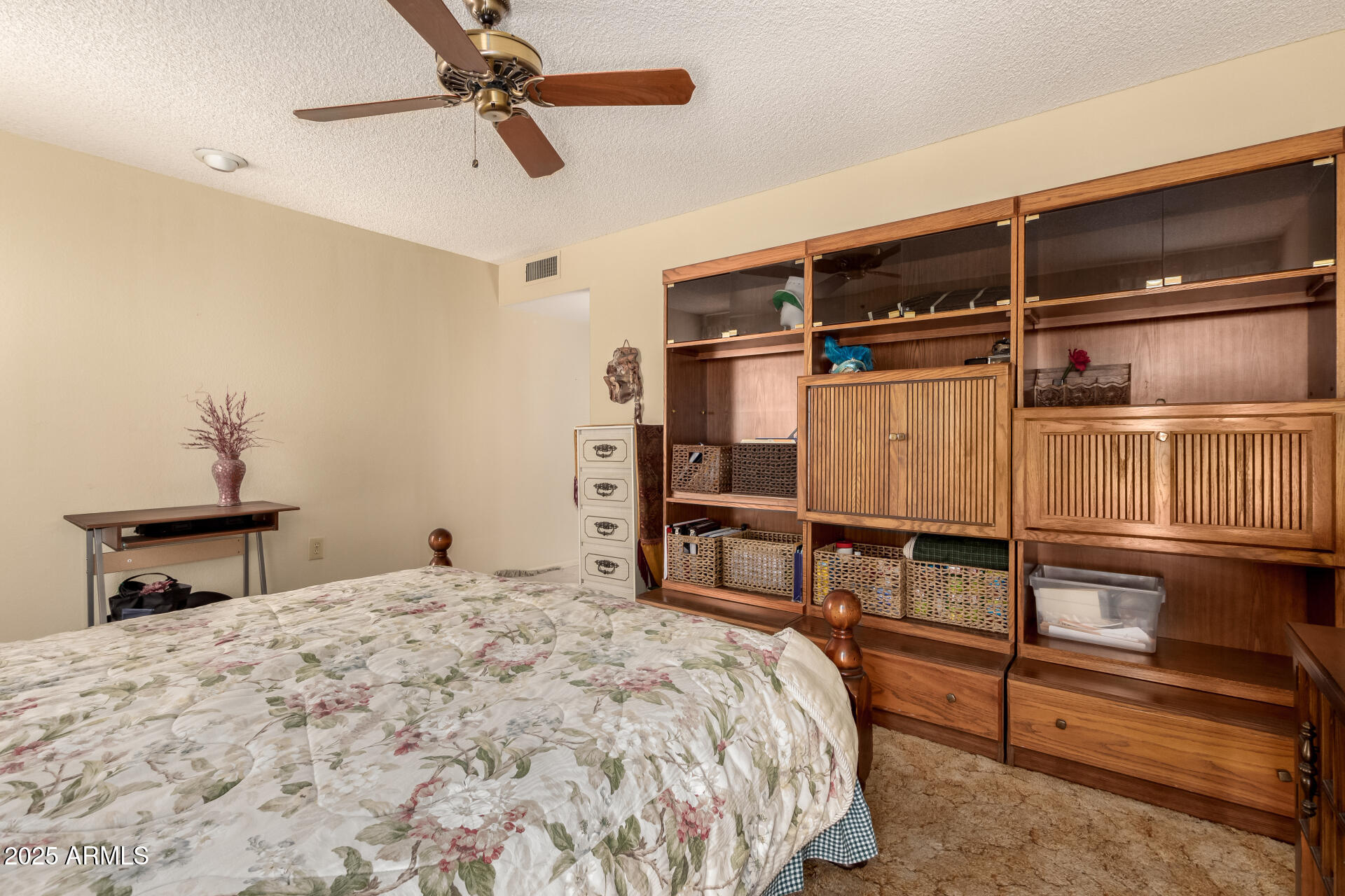 10207 W OAK RIDGE Drive