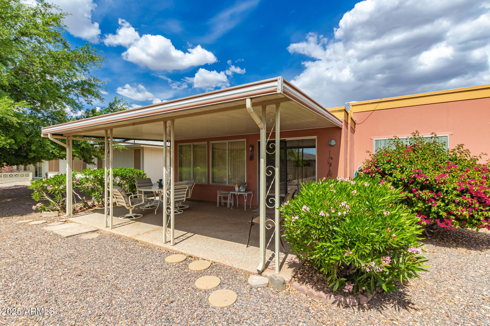 10207 W OAK RIDGE Drive