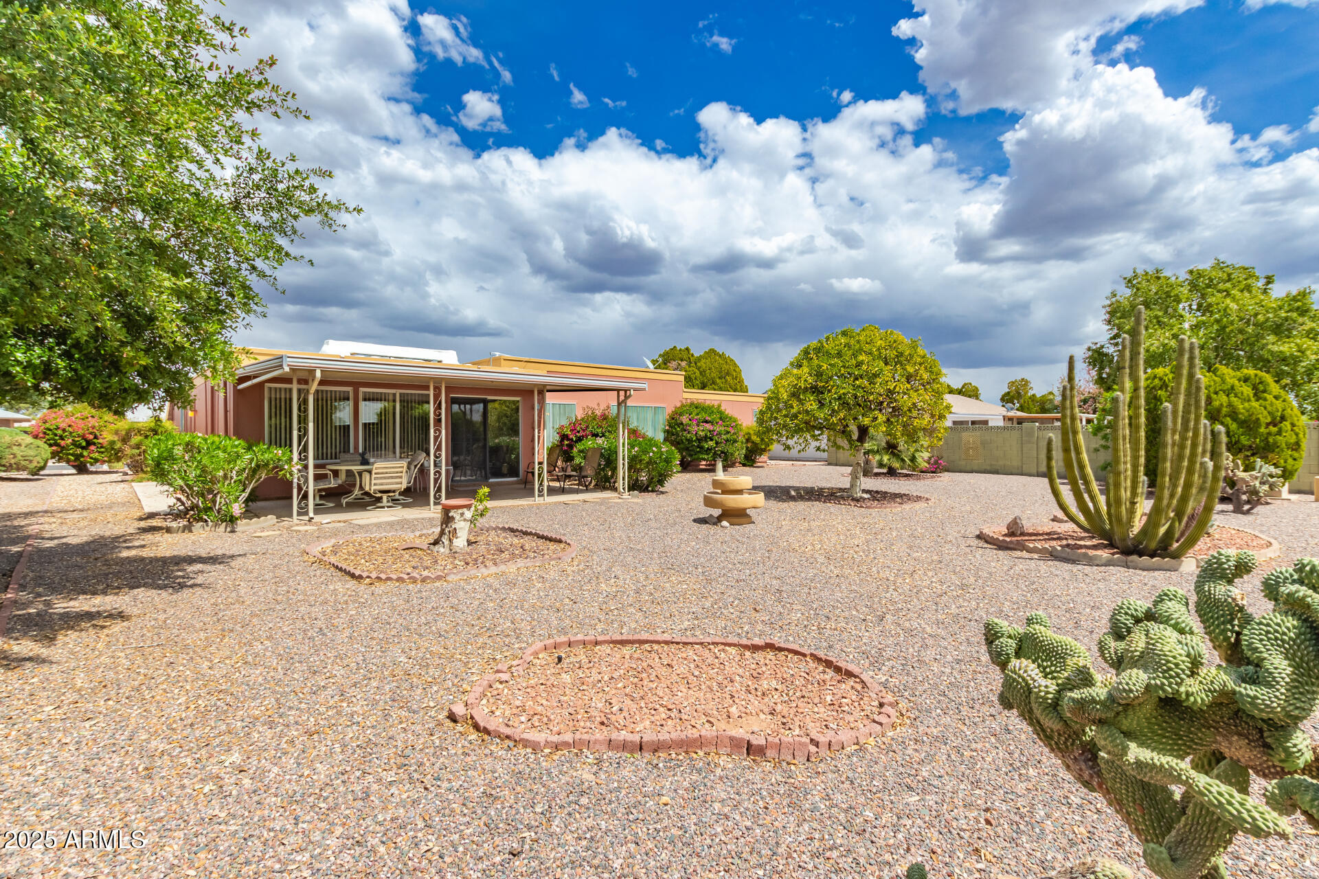 10207 W OAK RIDGE Drive