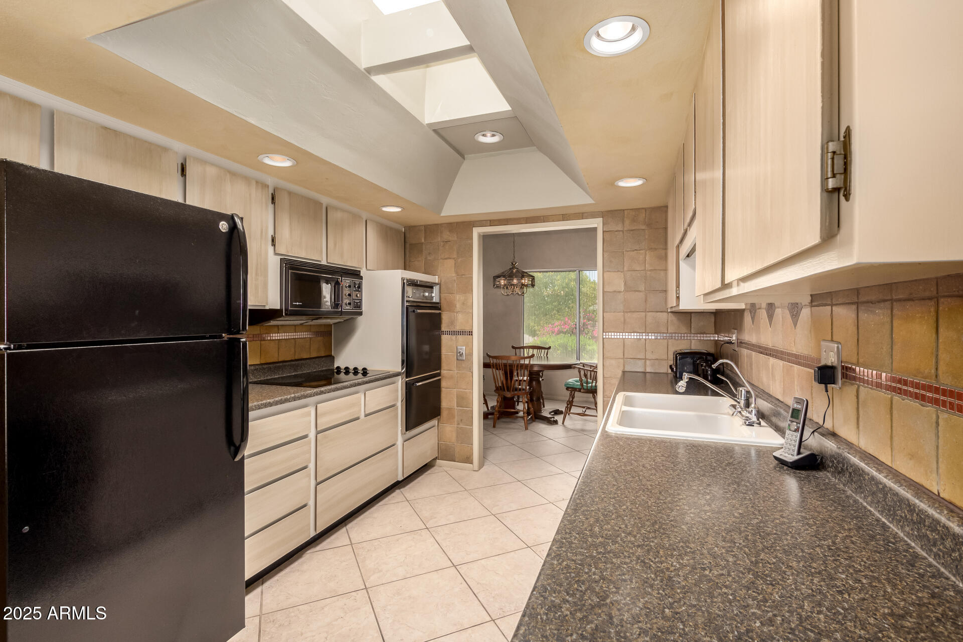 10207 W OAK RIDGE Drive