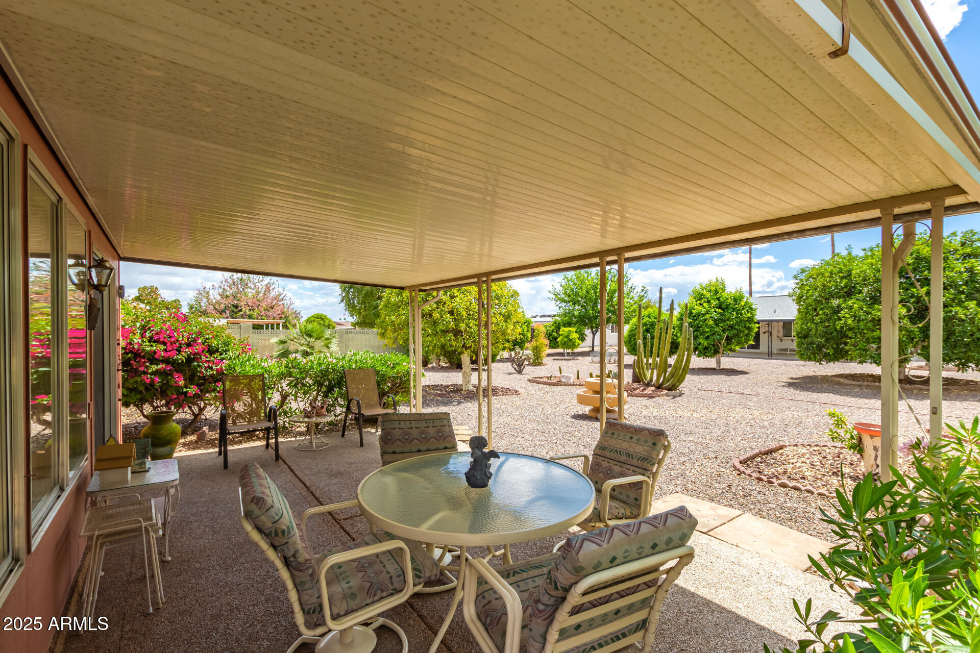 10207 W OAK RIDGE Drive