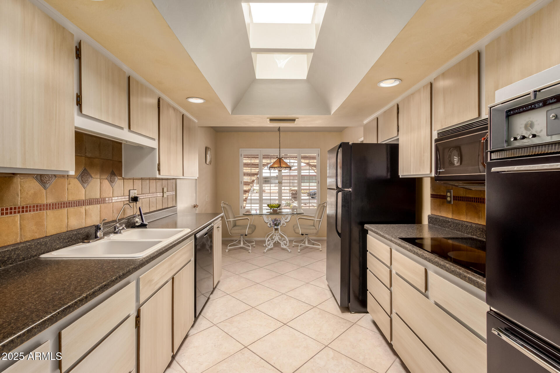 10207 W OAK RIDGE Drive