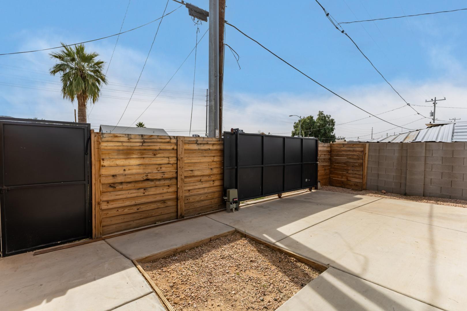 1933 E Monroe Street 1
