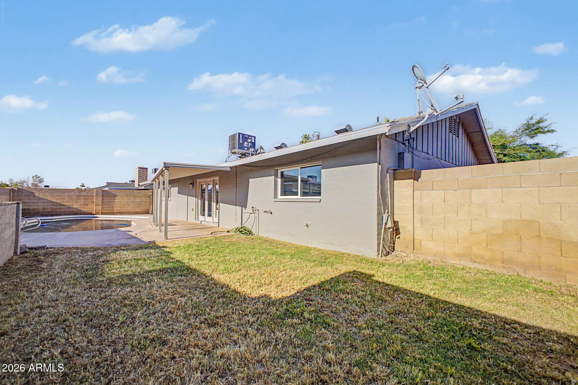 3918 S WILLOW Drive